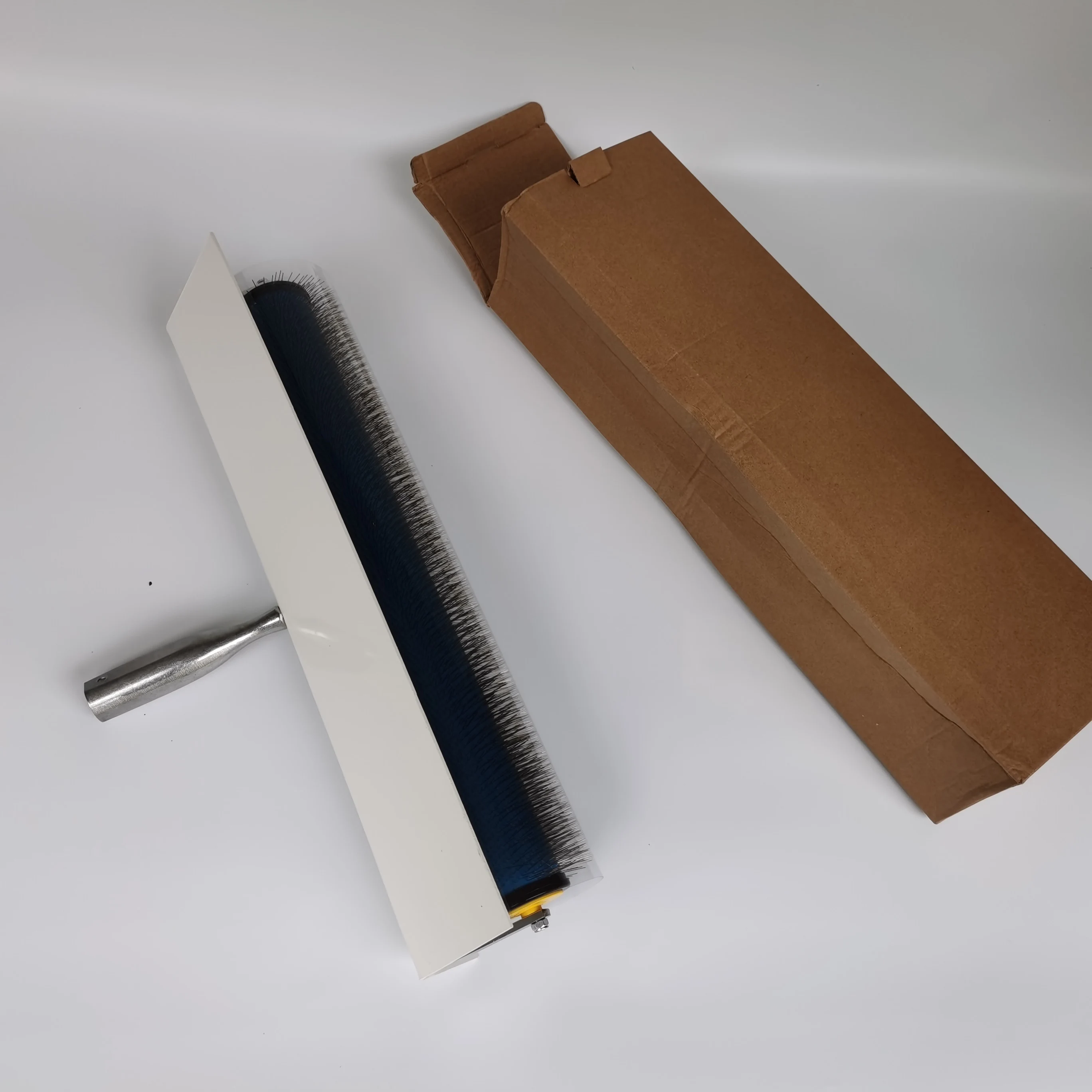 2023 Steel Spiked Roller  with splash guard Spiked Screeding Compound Roller Remove Bubble Smooth Floor Roller