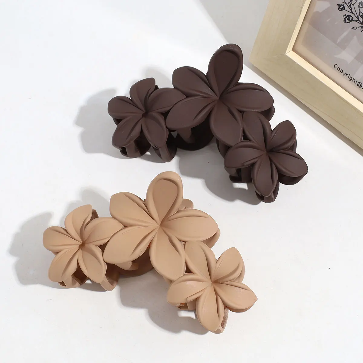 Flower Claw Clips Cute Hair Clips for Women Strong Hold Nonslip, Hawaiian Hibiscus Flower Hair Clips Beach Hair Accessories