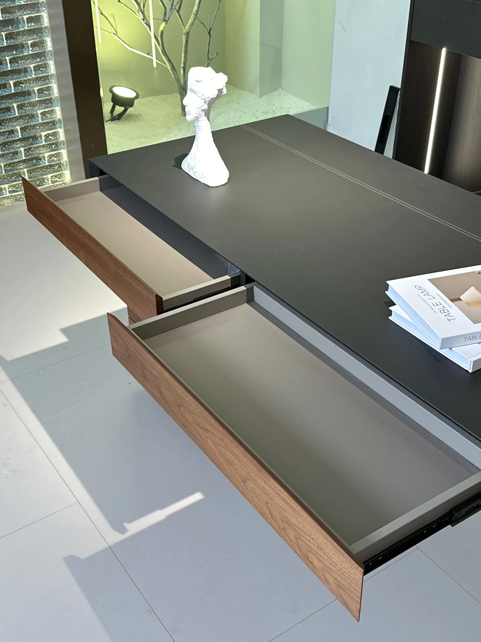 Stylish Nordic Office Study Room Desk Italian Executive Desk Modern Office Furniture Home study table for adult table for study