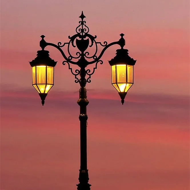 Power Antique Modern European Lamp Decorative Waterproof Street Poles Garden Solar Led Outdoor Light