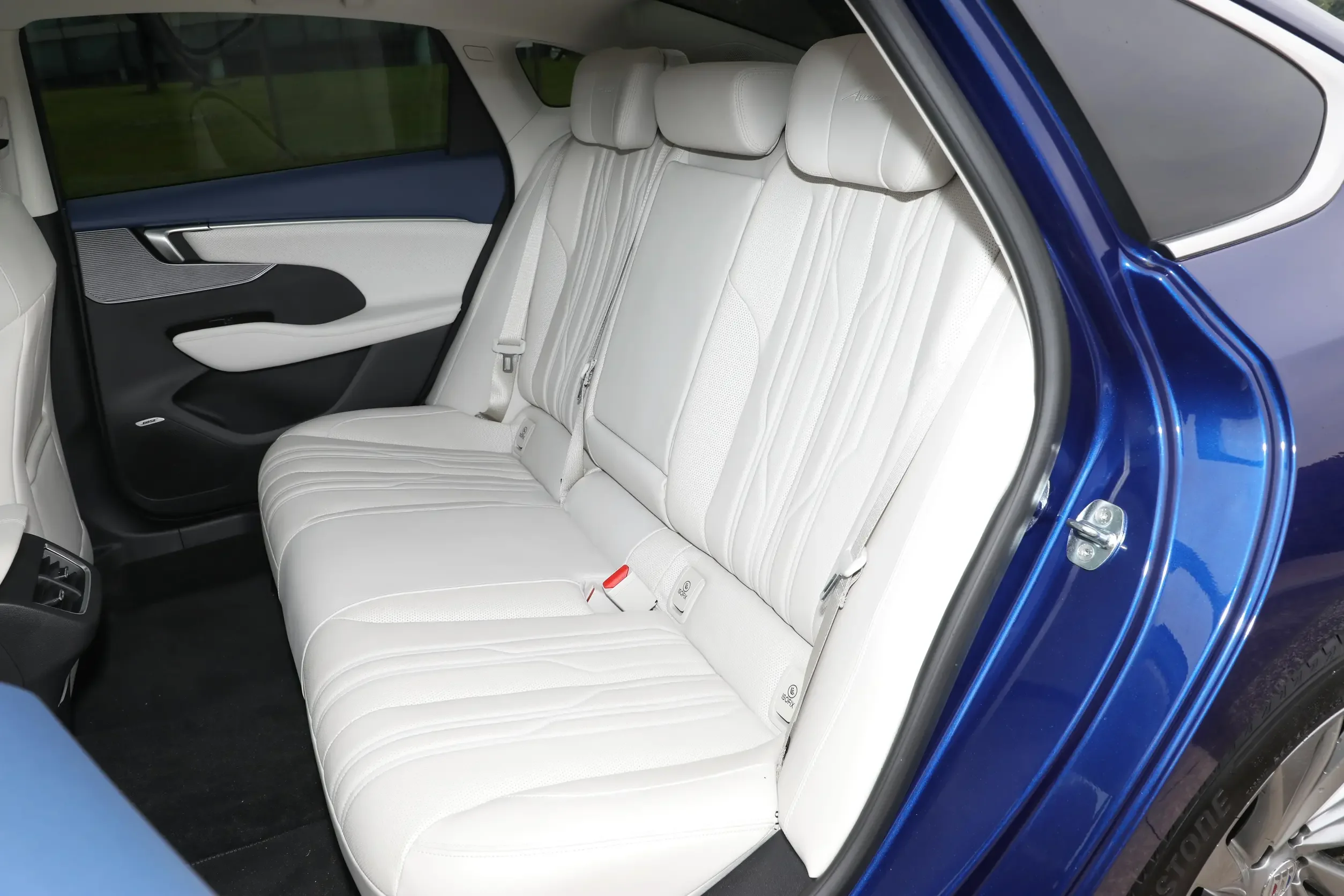 2024 Bui-ck Lacrosse New Cars Sedan Hot sale 2.0T AT China Cheap American Car 2023 Bui-ck Lacrosse