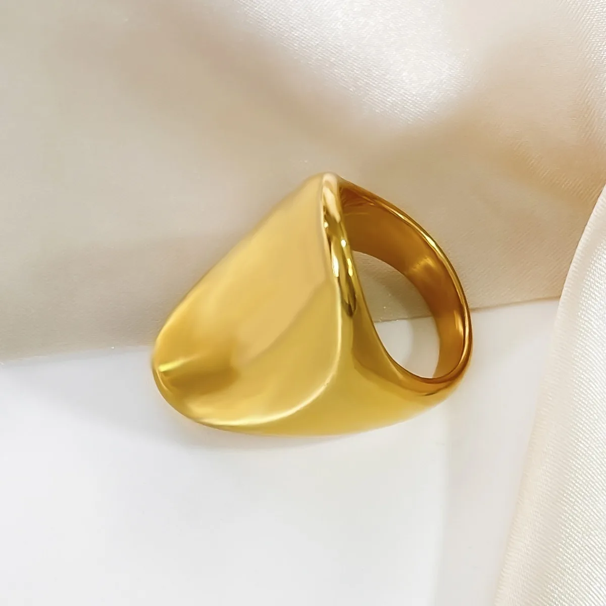 Personality 18K Gold Plated Glossy Oval Finger Rings Waterproof Titanium Stainless Steel Geometric Index Finger Ring