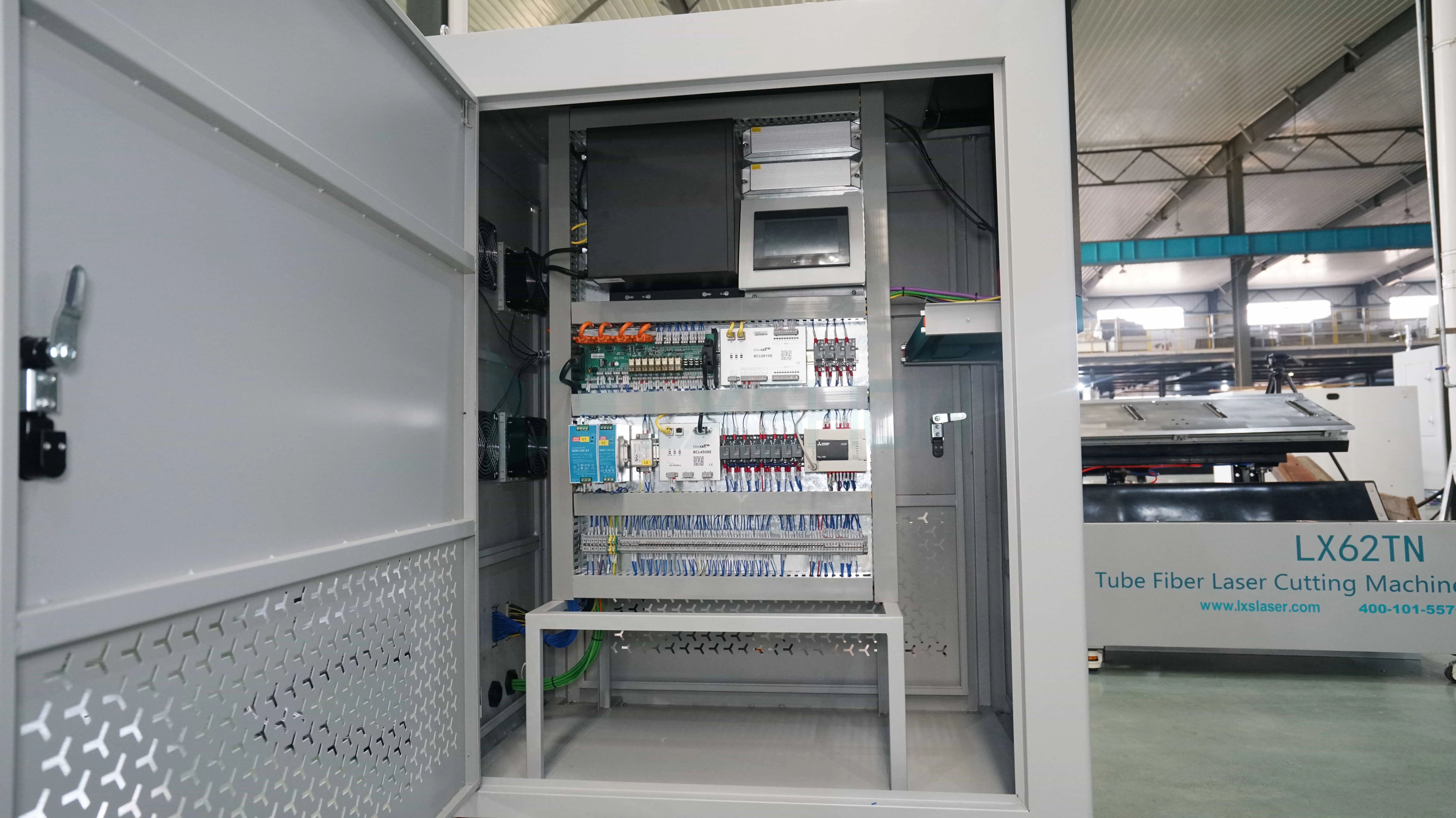 Lxshow fully automatic1000w 1500w 3000w fiber laser iron stainless steel metal tube and pipe cutting machine