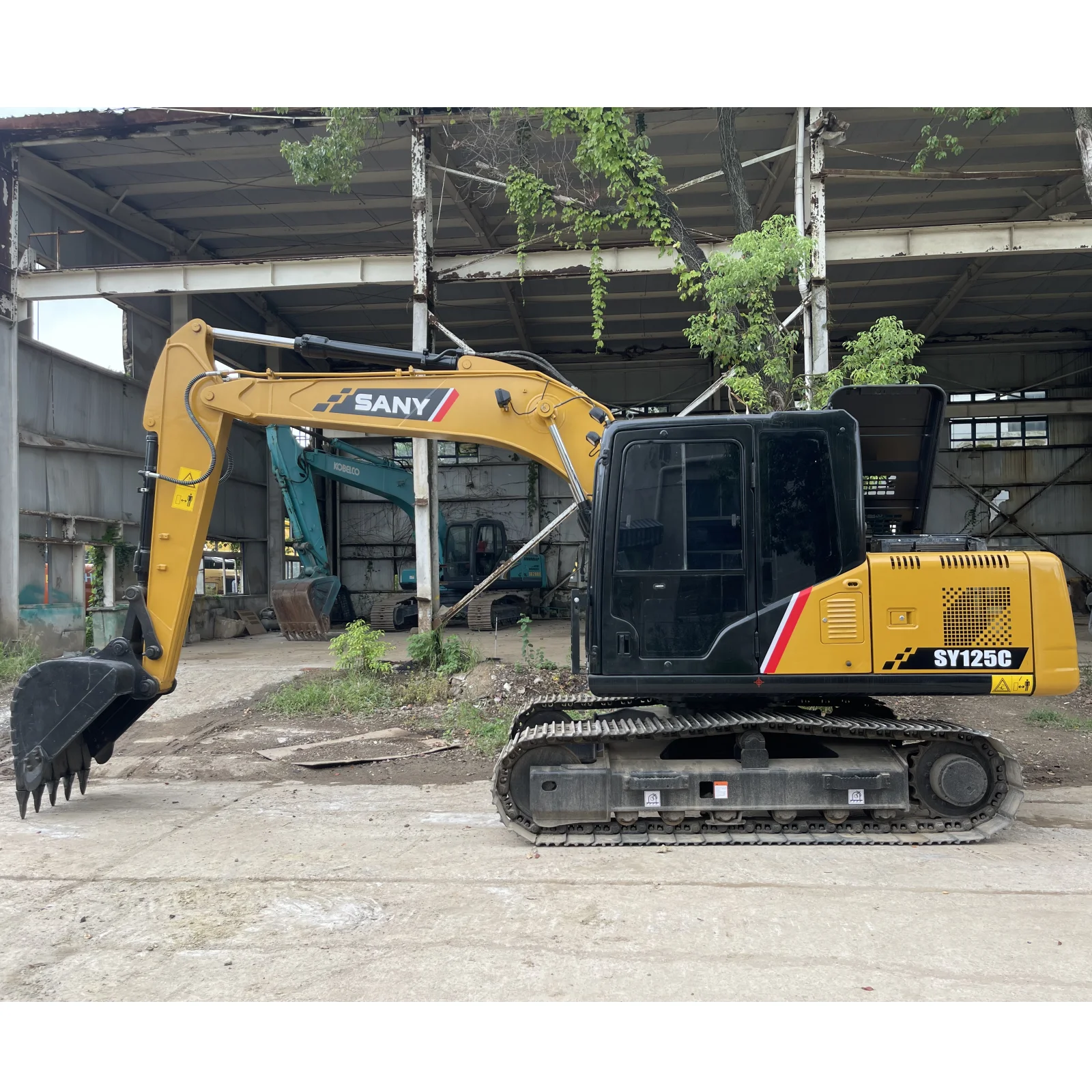 Fuel saving cheap price used compact Chinese excavator Sany SY125C Pro 12 ton small construction machine in stock