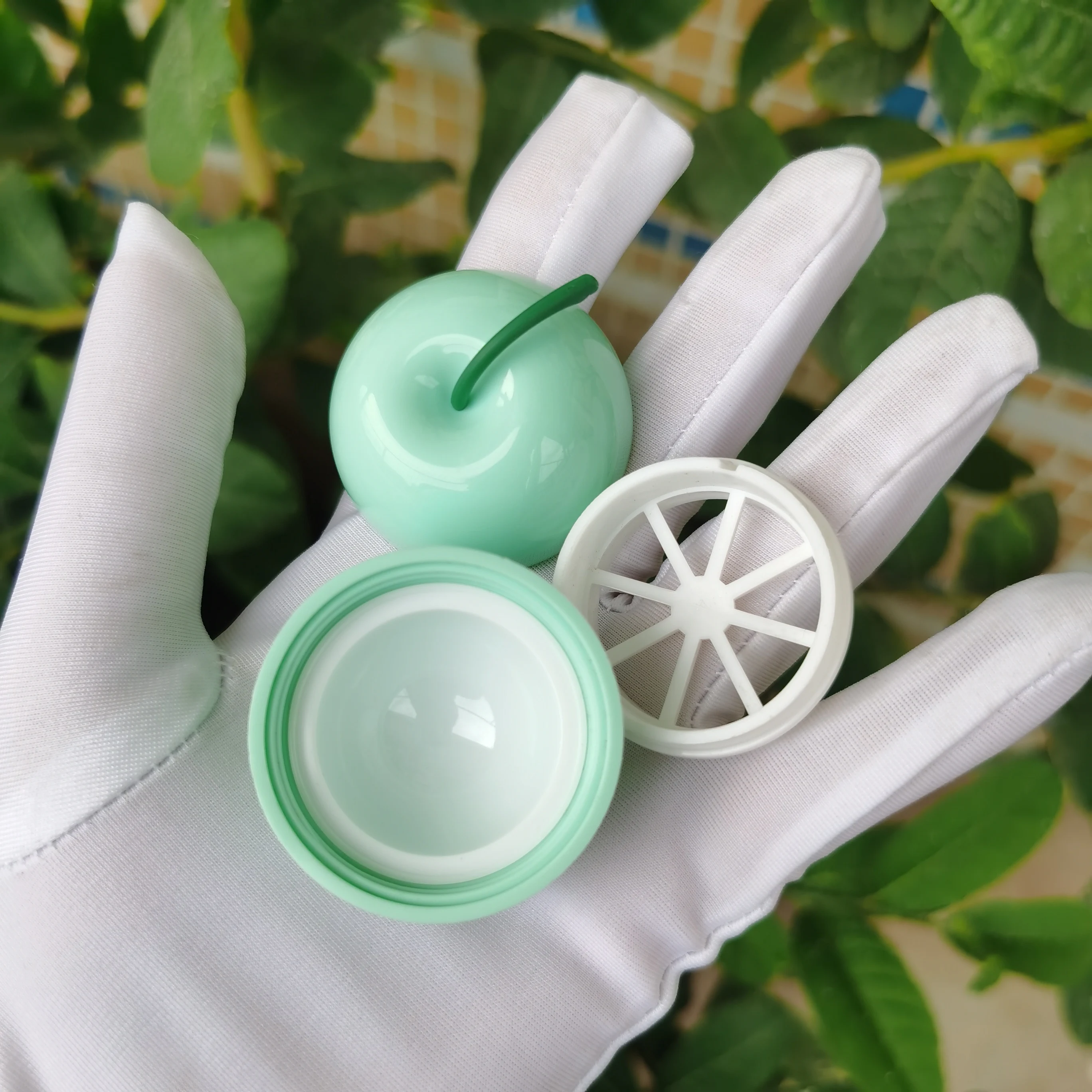 KH124 Plastic creative fruit lip balm packaging apple shape empty deodorant bottle cute lip balm ball container for kids 6g