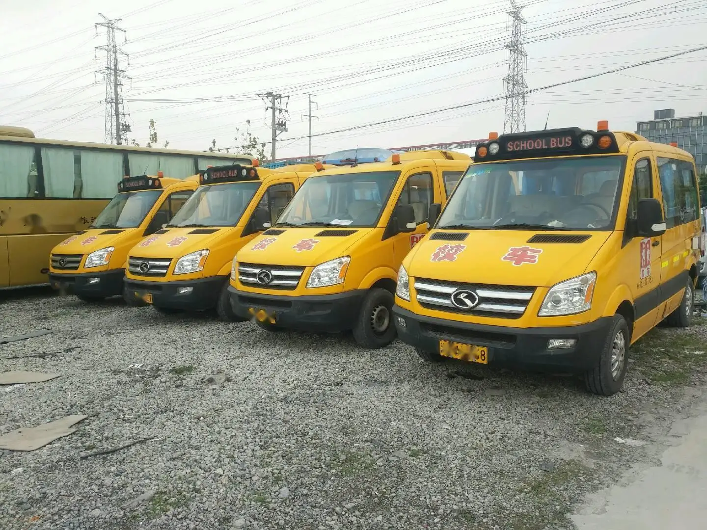 Mini Yellow School Bus Weichai Engine 18 Seater Coach Bus Used King Long School Bus for Children