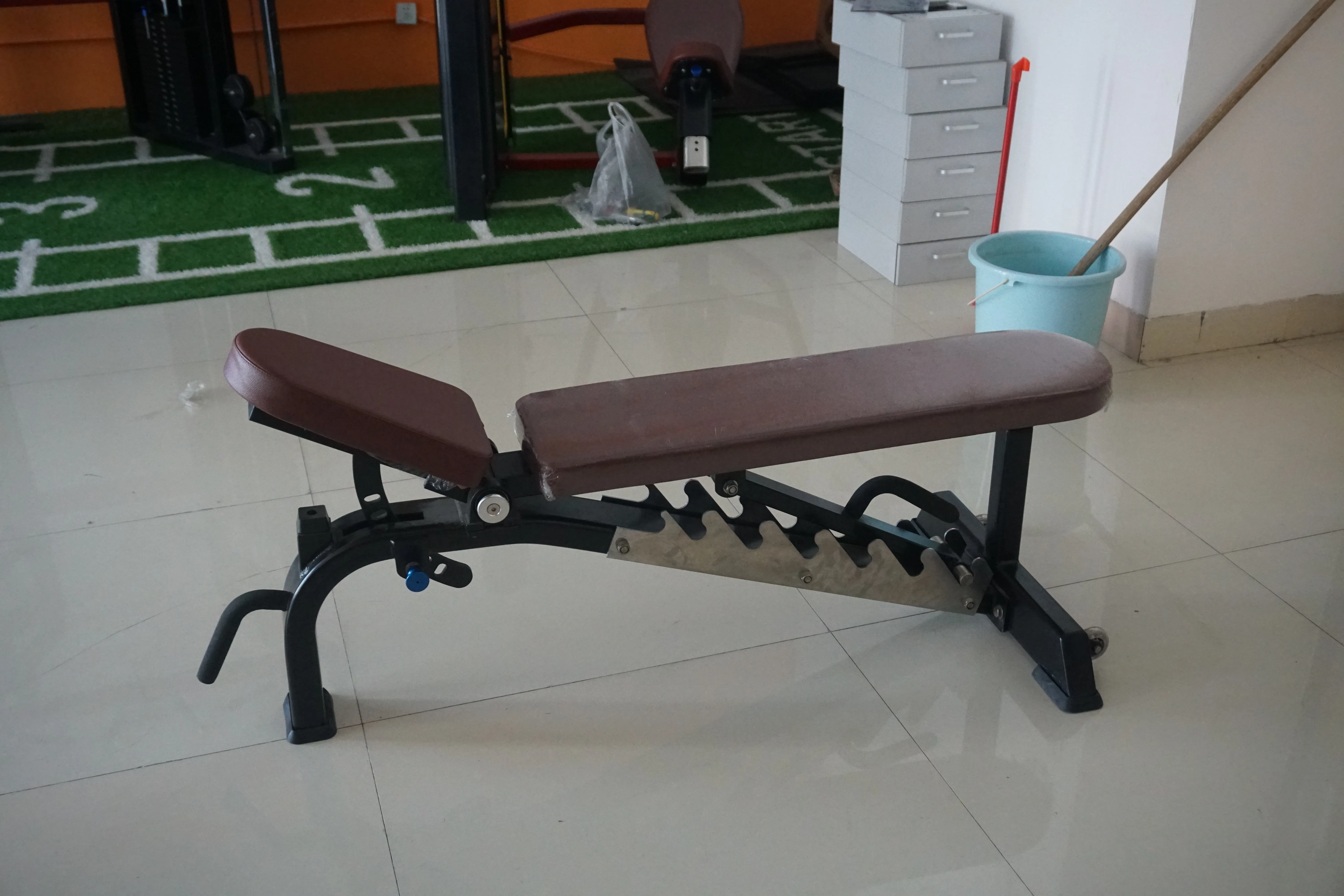 2024 New Fitness & Body Building Exercise Machine Adjustable Bench Gym Fitness Equipment