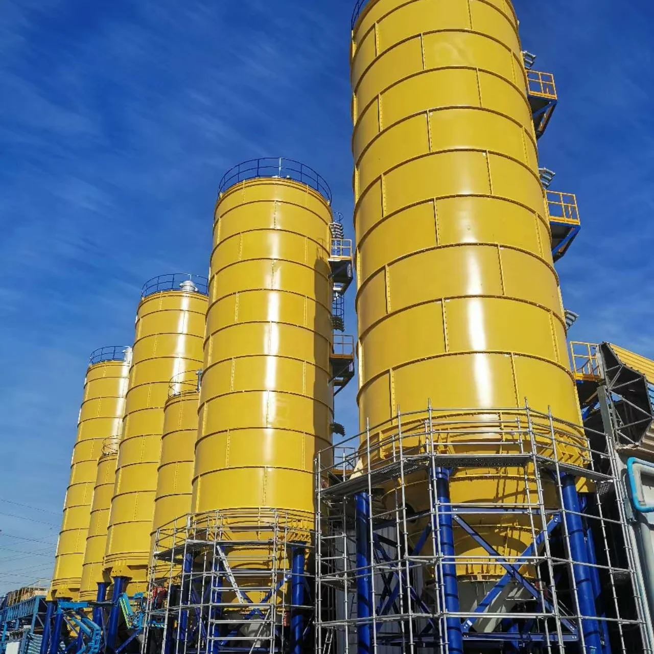 Низкая цена Бетономешалка завод Бетоносмесительный цементный бункер