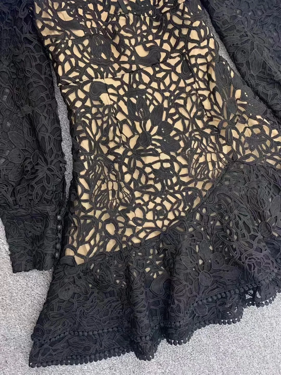 A7122 wholesale black  long  sleeve cut-out  design lace  Ruffles mani women dresses summer sweet dress