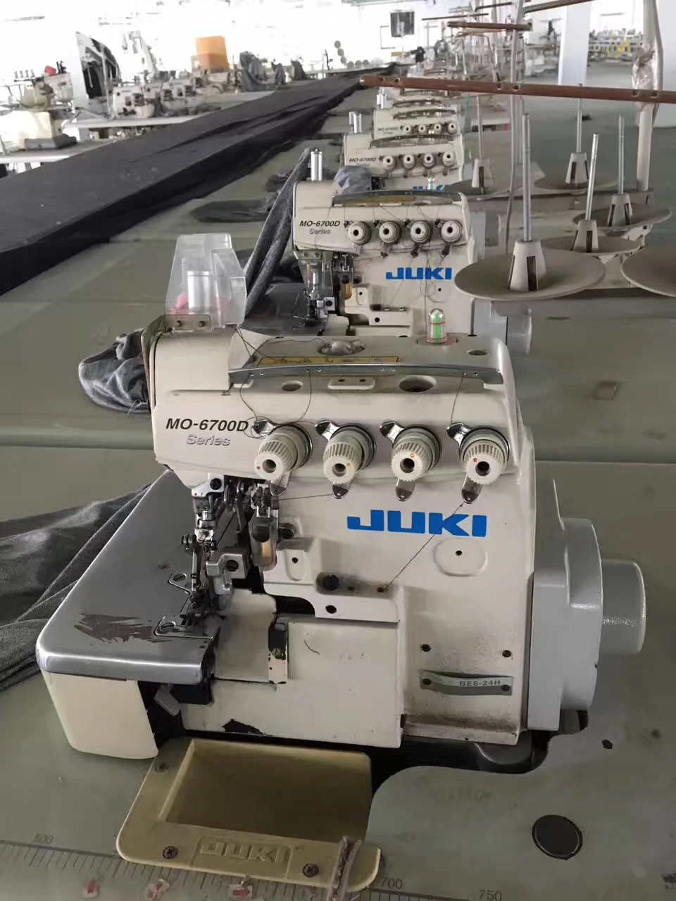 TOP CHOICE and cheap juki 6716 over lock sewing  machine second hand JAPAN MADE