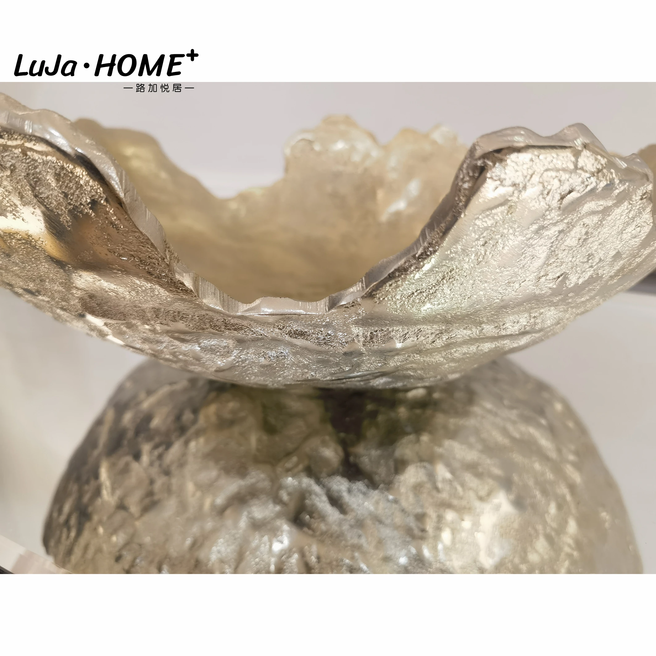 Fancy Creative Curve Good Price Custom Metal Turkish Copper  Champagne Gold  Decorative Serving Tray for  Dry Fruit and Nuts