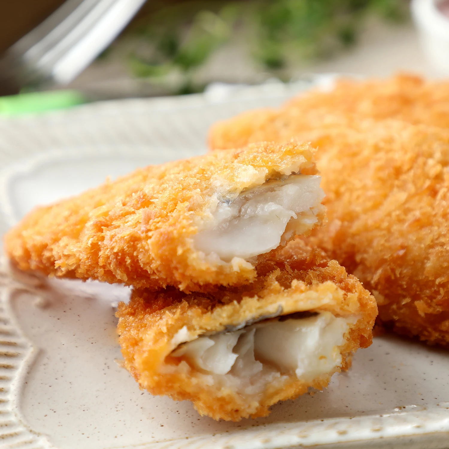 Japanese breadcrumbs Healthy Golden Yellow and White Dried Halal Breadcrumbs Panko Bread Crisps for breaded fish breaded chicken