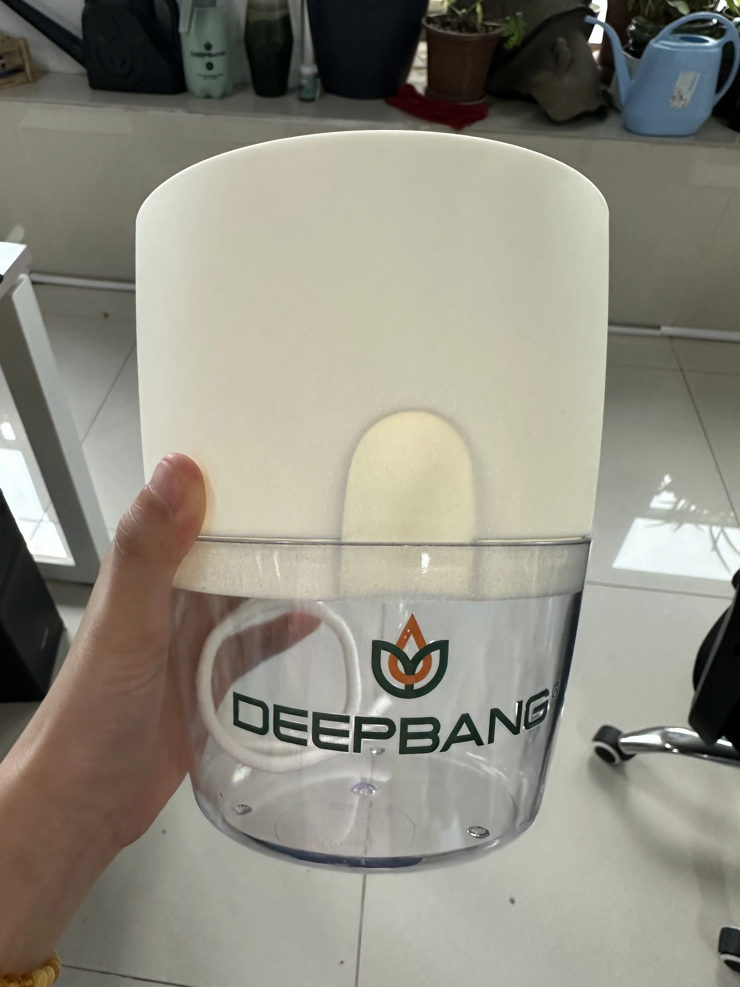 Deepbang Wholesale Planters Indoor Plants Automatic Self Watering Plant Pots Round Shape Planter Transparent Garden Flower Pots