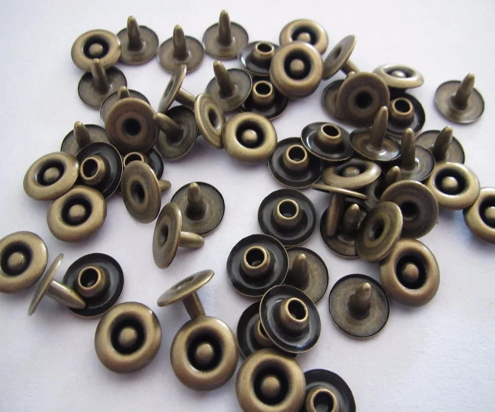 New style High quality Classic antique vintage  accessories and rivets custom logo denim metal tack Jeans button for jeans