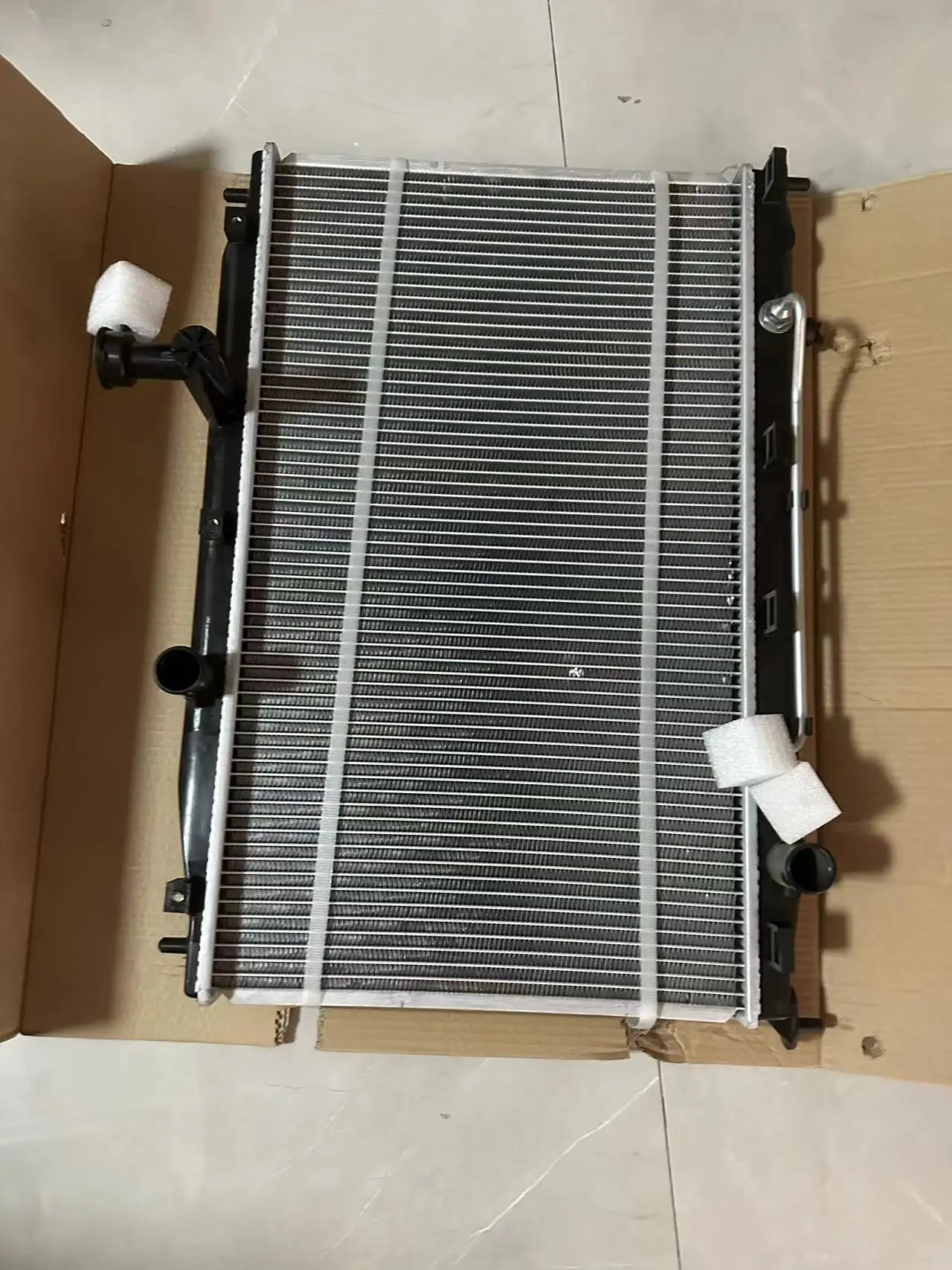 Wholesale auto parts radiator for 25310-1E000