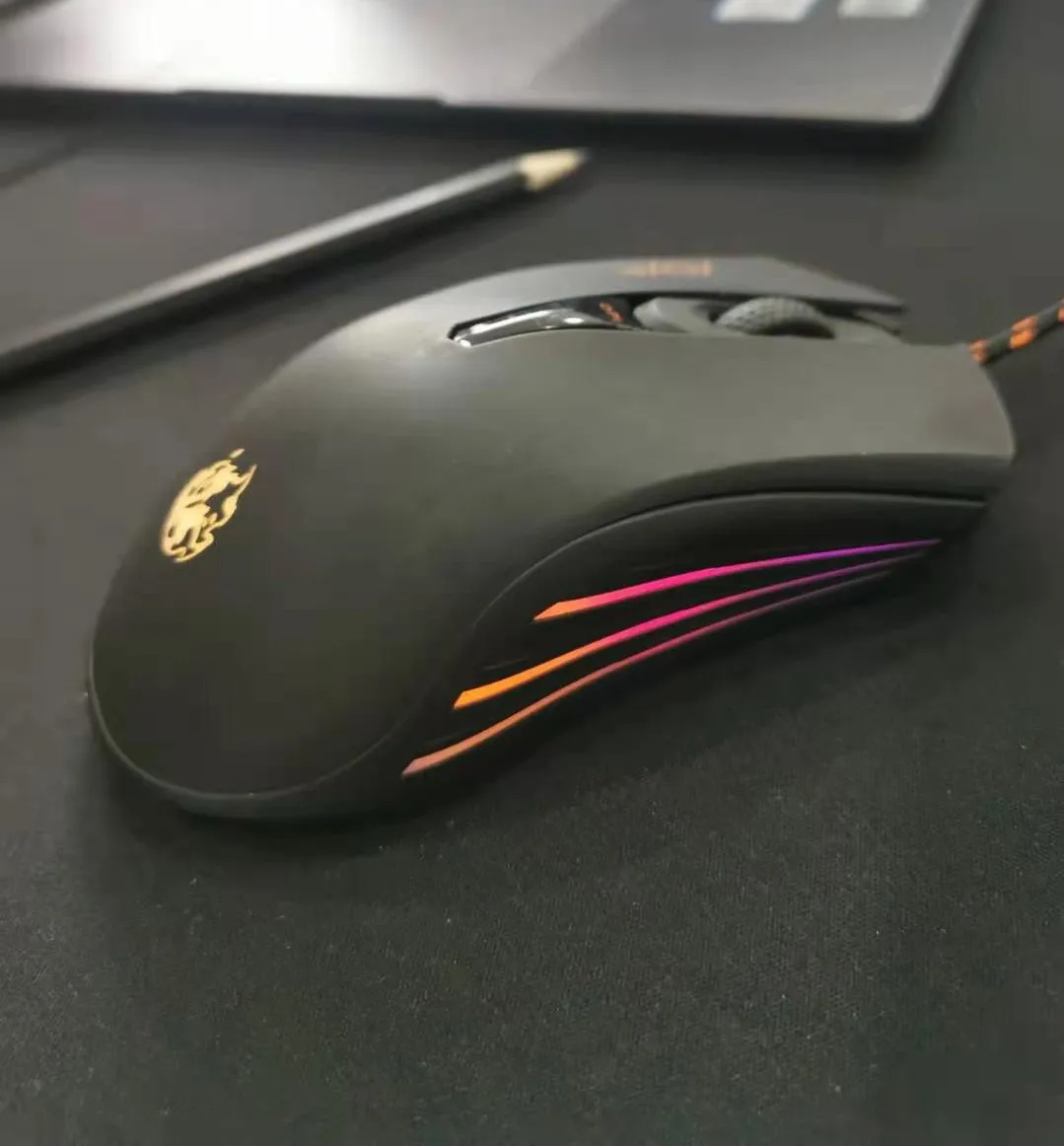 Optical Wired Mouse 4000 DPI GamIing Computer USB Mouse 12 Kinds of RGB Light Mode Notebook Black OEM Custom Mouse