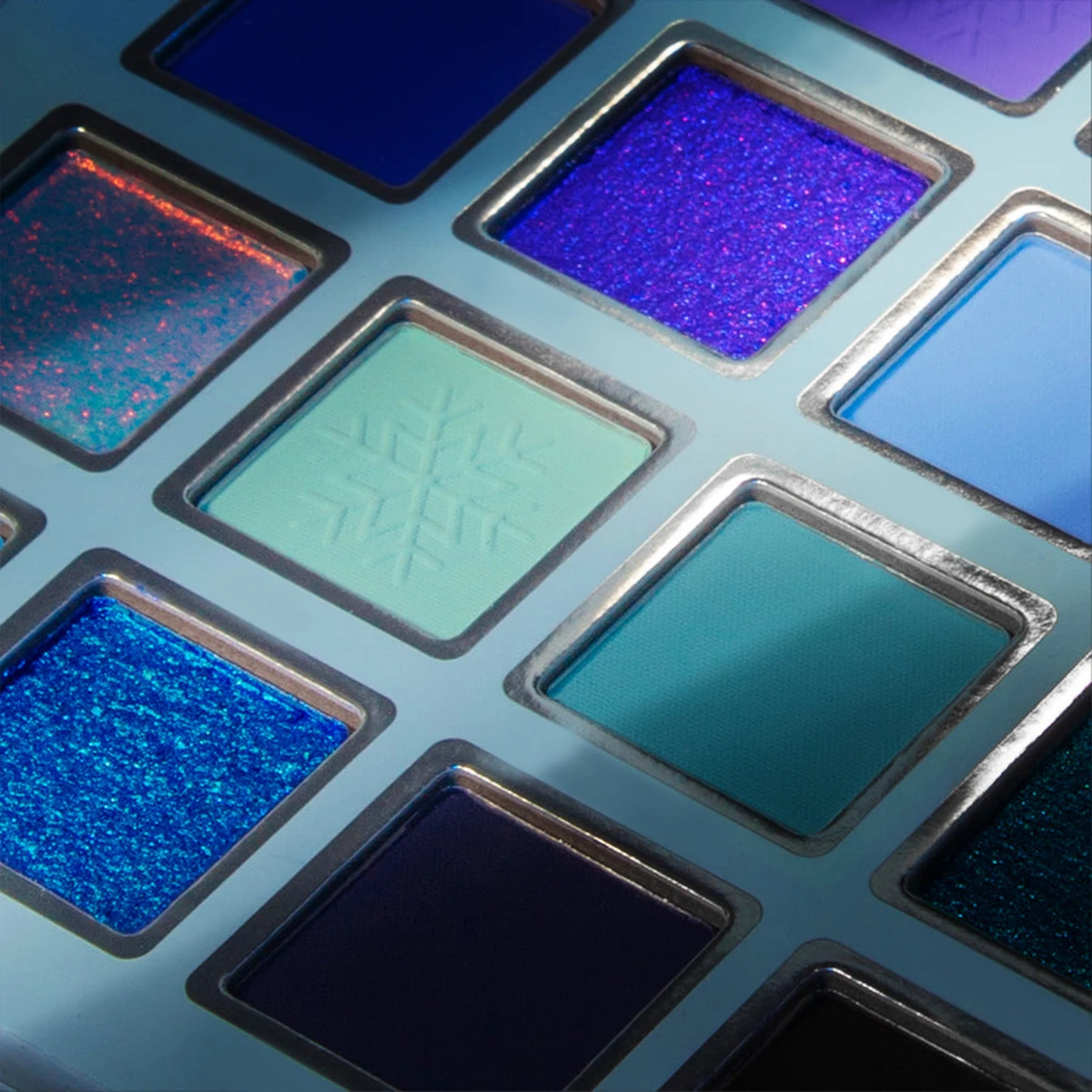 OEM Yiwu Beauty Makeup Eyeshadow Palette Private Label Talc Free High Pigmented Eyeshadow Palette Customized With Mirror