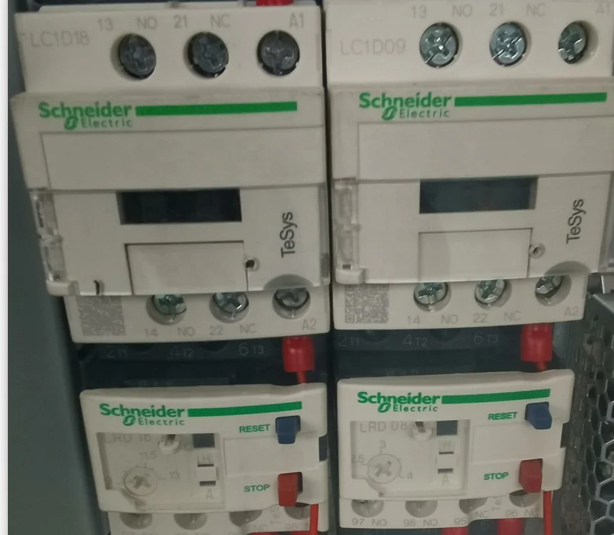 Convenient Color Cosmetic Powder Foundation Eye Shadow Compacting Press Machine