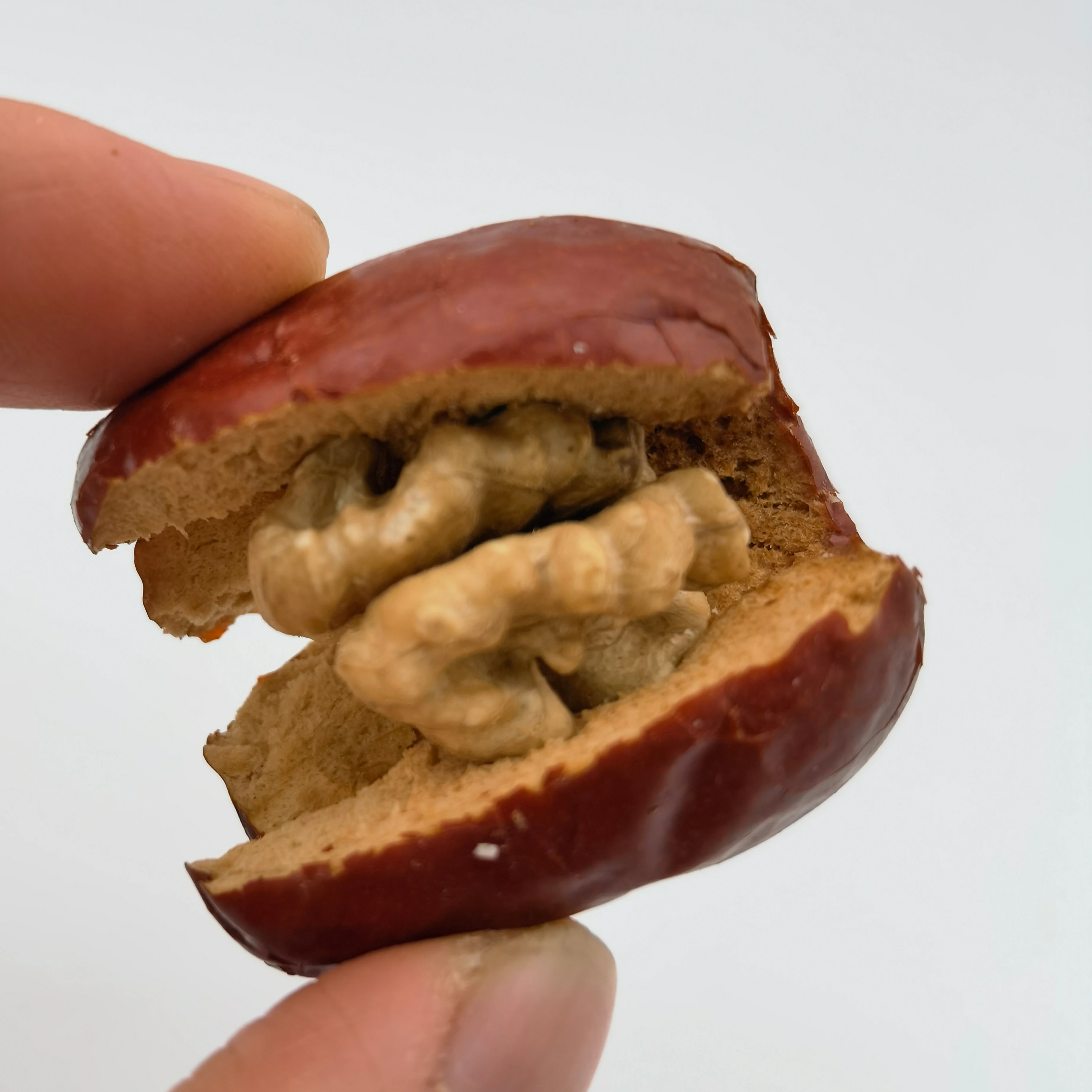 New products Snacks jujube with and in the red dates walnut kernel