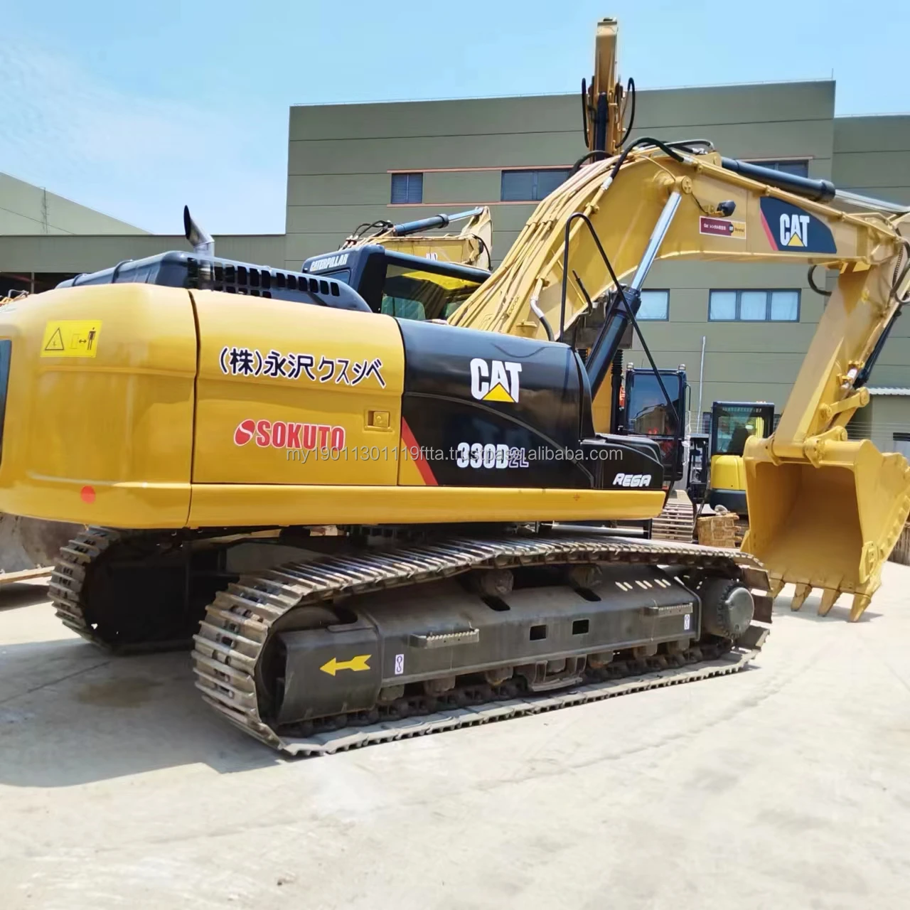 CAT 320D2L  (2).jpg