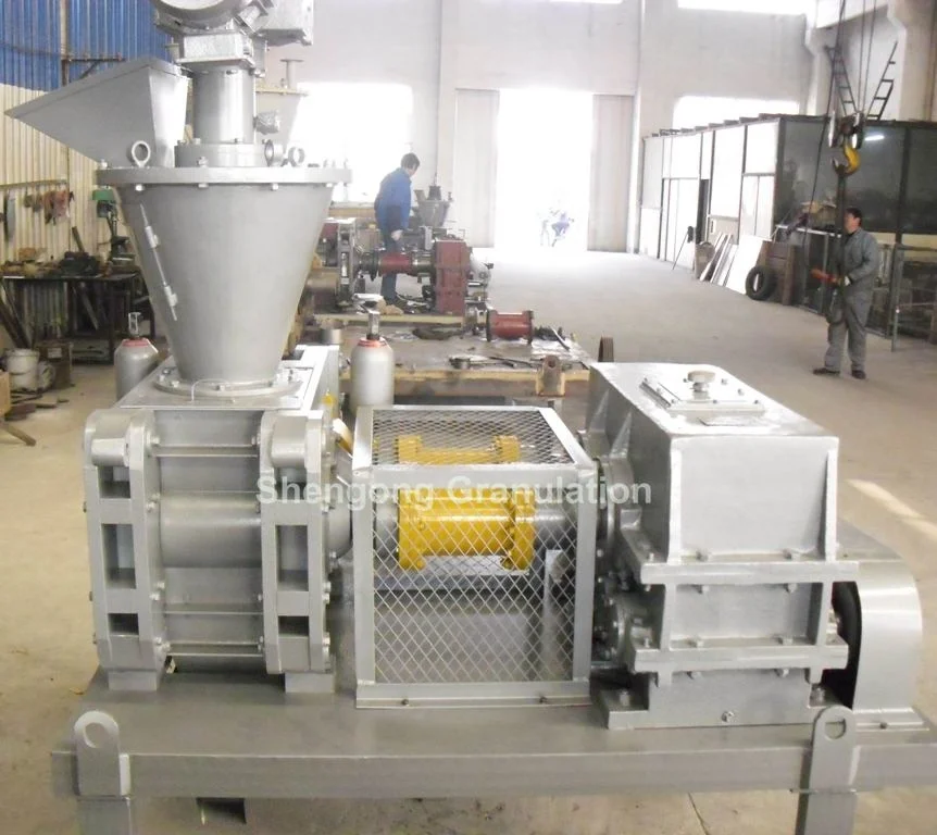 Chemical feritlizer powdered material auger feeding double roller hydraulic compacting briquette maker