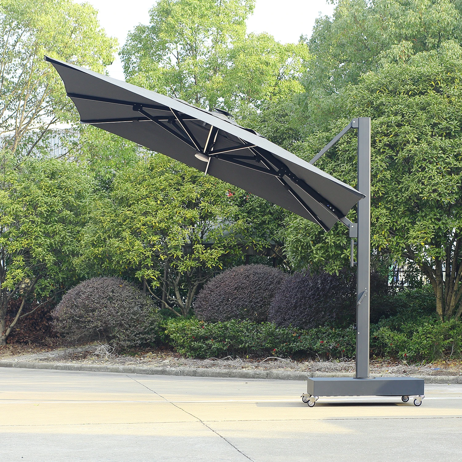 Polished Waterproof Modern Patio Garden Sun Shade Led Aluminum Cantilever Umbrella Parasol Outdoor Umbrella With Light