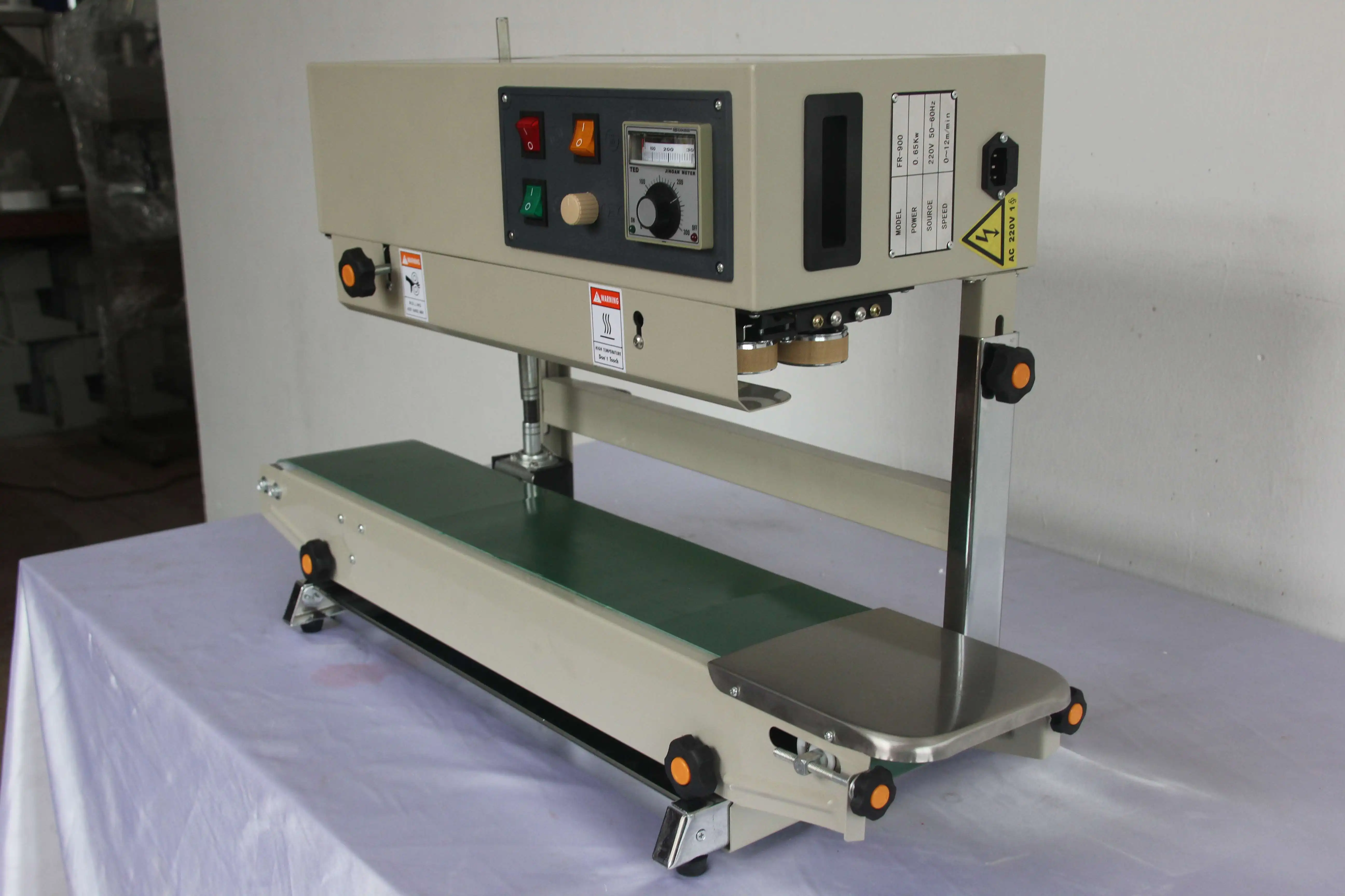 FR-900V Continuous Band Sealer Plastic Bag Film Sealing Machine with Conveyor for Food Packing