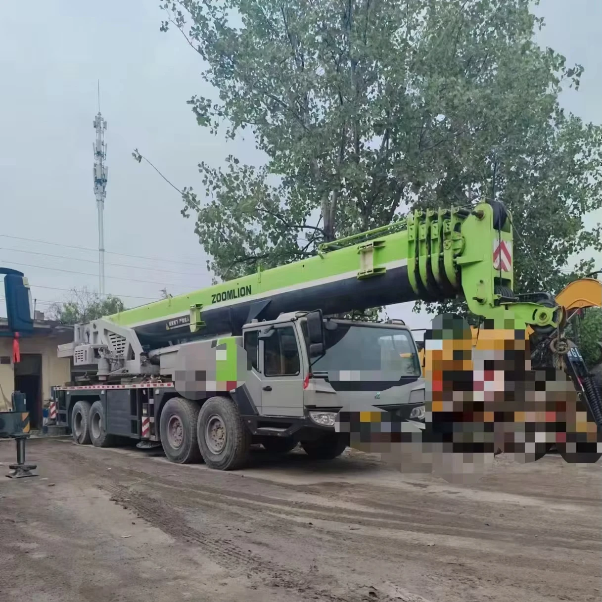 Hot Sale Low Price QY80V Used Zoomlion Mobile Truck Crane Original Cummins Engine 80 Ton Rated Loading Capacity Good Condition