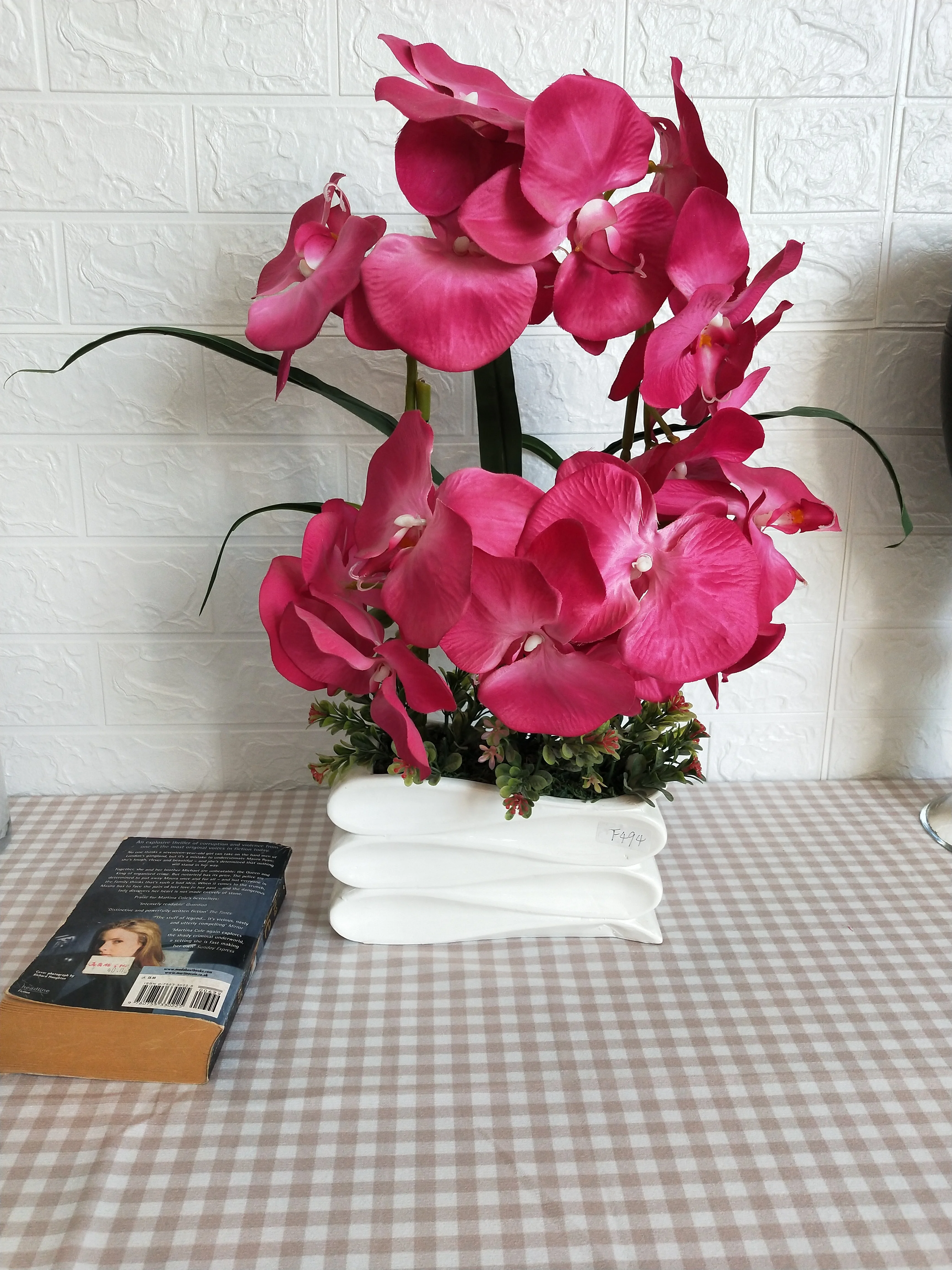 Hot sale Customized Artificial Flower Arrangement Look Real Red Clothing Orchids in Pot Decorative Arrangement table centerpiece