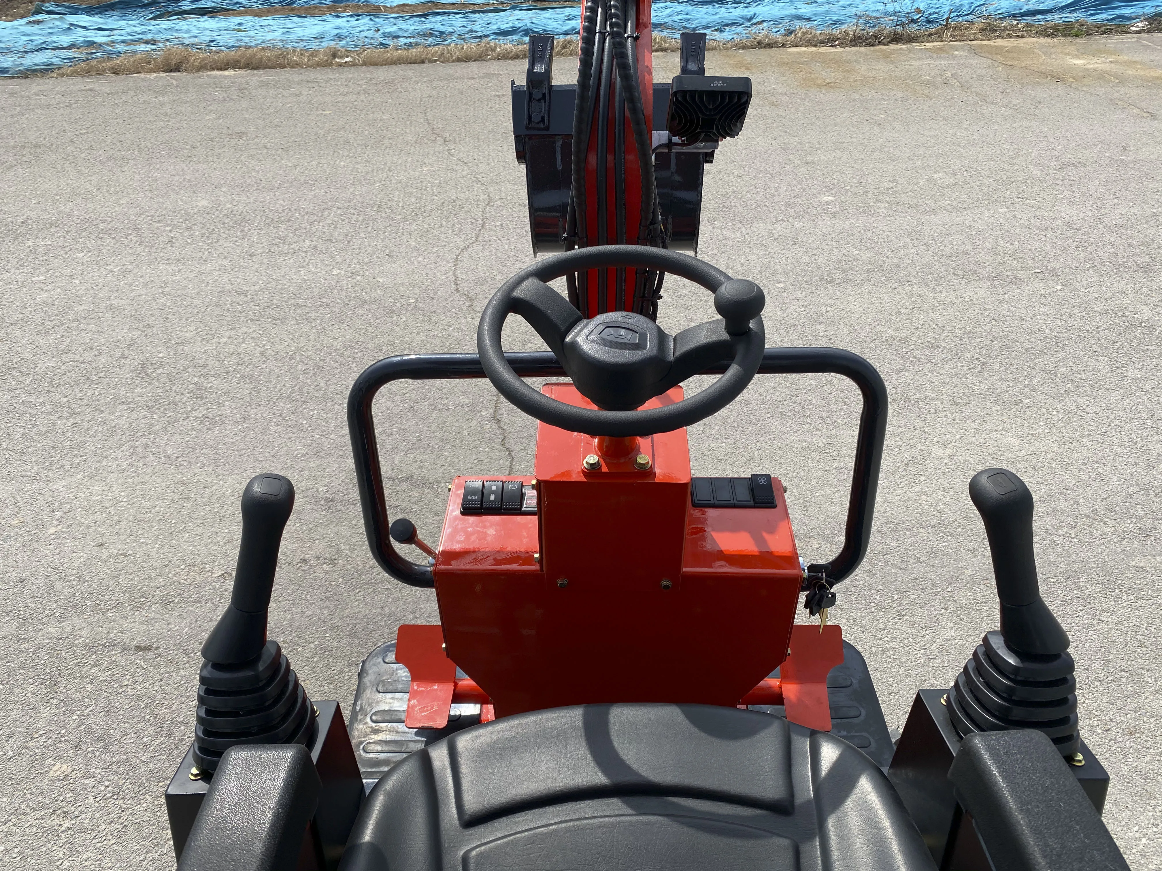 Free shipping hot sale 1200kg mini hydraulic excavator farm mini digger mini pilot small wheel excavator 1.2 ton