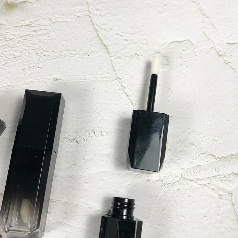 Custom Logo Shiny Empty Gradient Lip Gloss Tubes packaging With wands