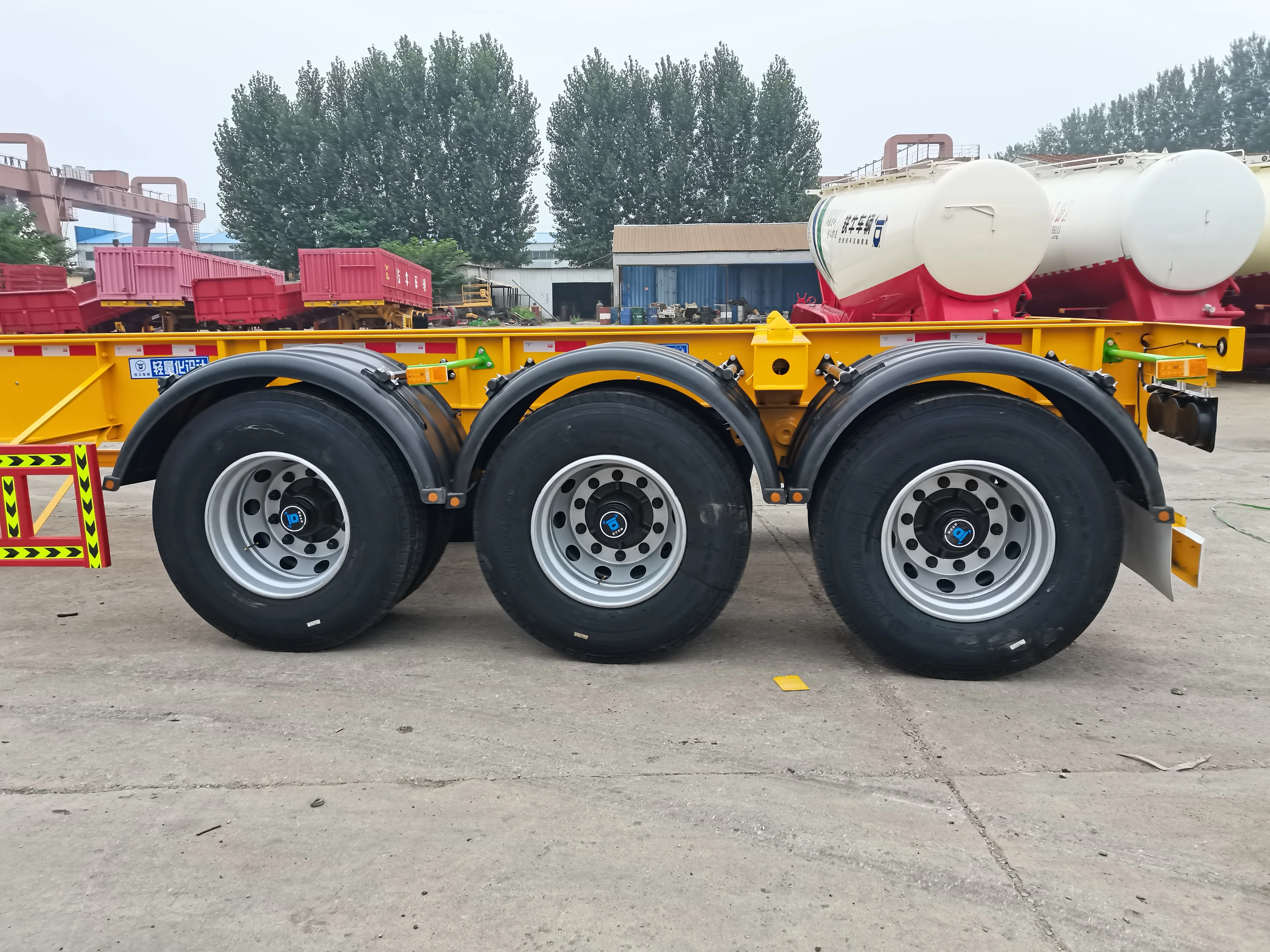 Online wholesale high environmental protection 3 axis 20 feet road railway combined transport container semi trailer chassis con