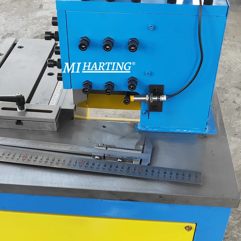 QD-1.2x80 Metal Sheet Pneumatic Notching Machine 90 degree Sheet Metal Angle Cutting Machine