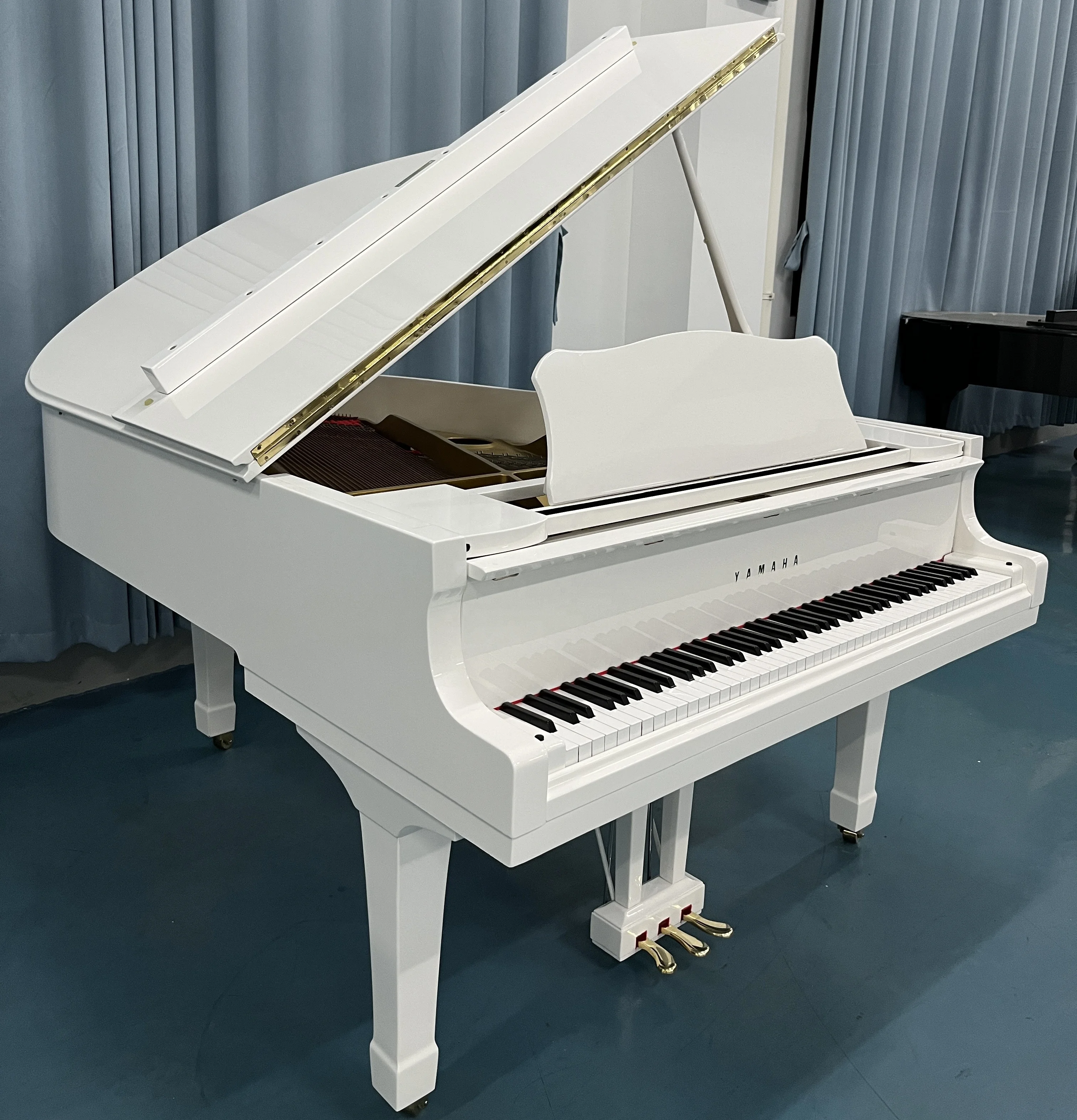 used yamaha acoustic piano from Japan