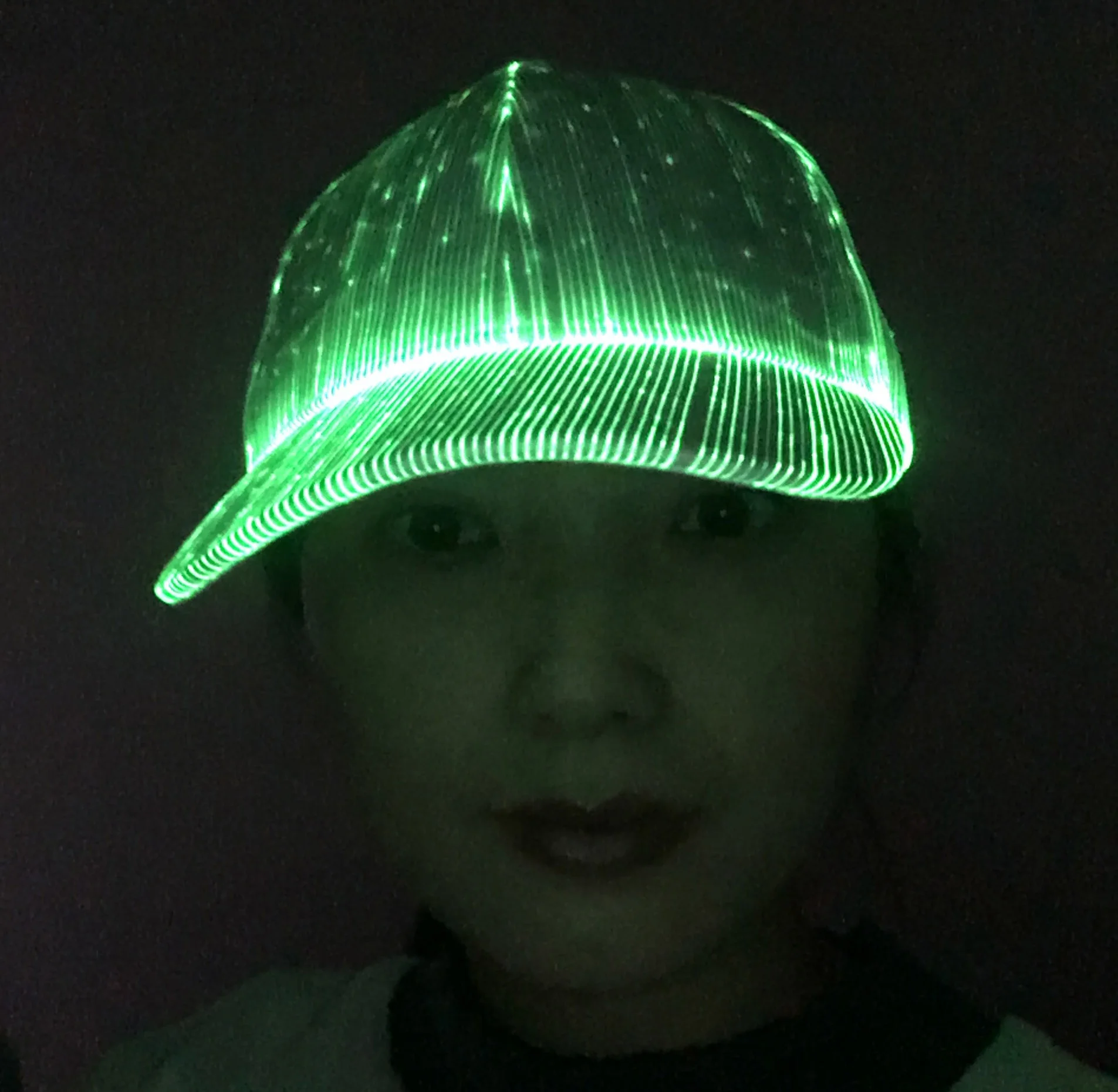 LINLI Светящиеся в темноте вечеринок 7 видов цветов со светящимся светодиодным бейсболка светодиодный волоконно-оптический шляпы для мужчин и женщин мужский Простый