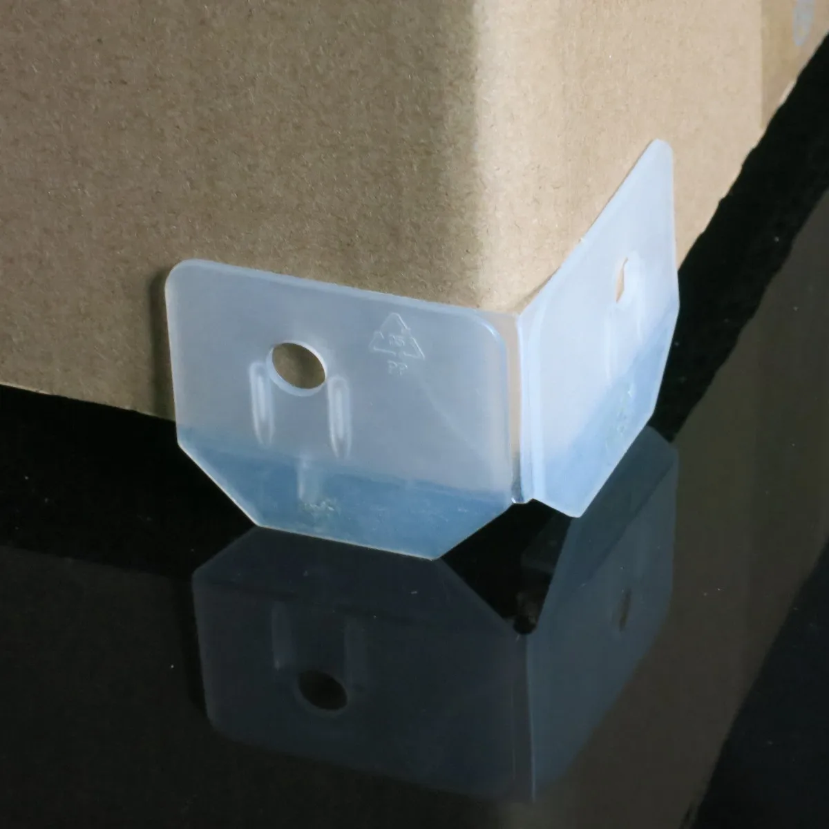 plastic flexible display foot for cardboard