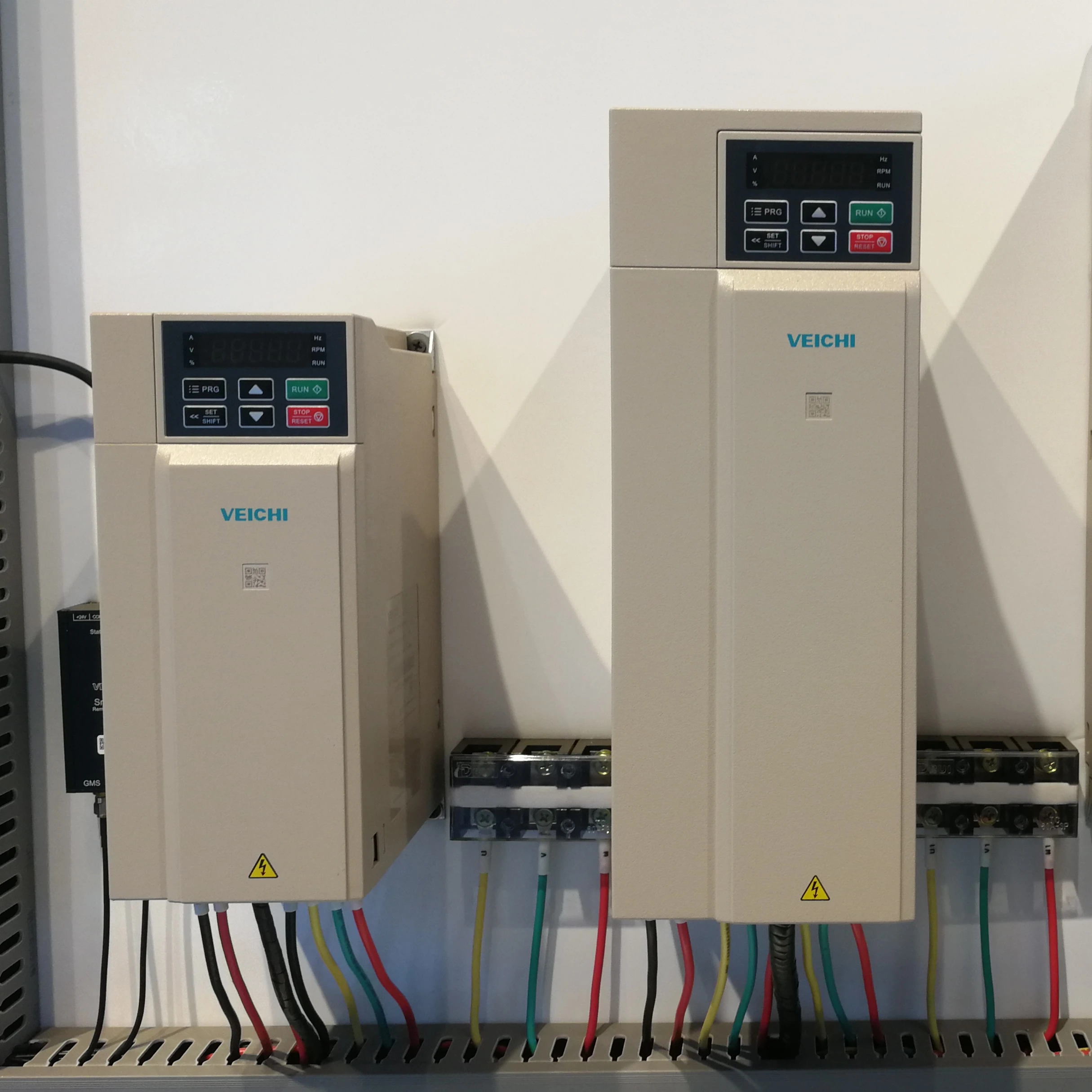 Veichi 7.5KW variable frequency Solar Hybrid Inverter 3phase ac vfd drive 15hp Water Pumping Inverter