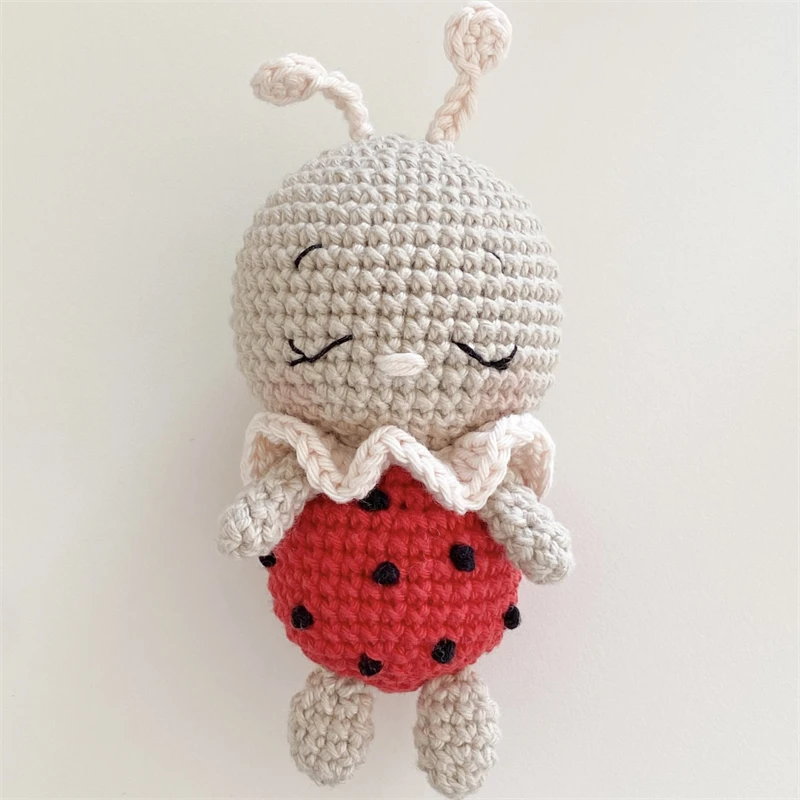 Cute Mini Amigurumi Toys Crochet Soft Baby Ladybug Toy Crocheted Lovely Little Bee Dolls