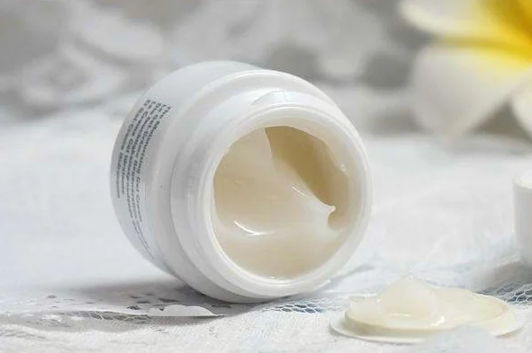 Seppigel 305 cold-process emulsifier Polyacrylamide & C13-14 Isoparaffin & Laureth-7  CAS number 9003-05-8 & 64742-47-8 &