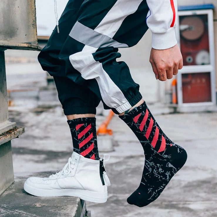 Оптовая продажа уличная одежда для взрослых модные хлопковые носки с индивидуальным логотипом в стиле хип-хоп средней