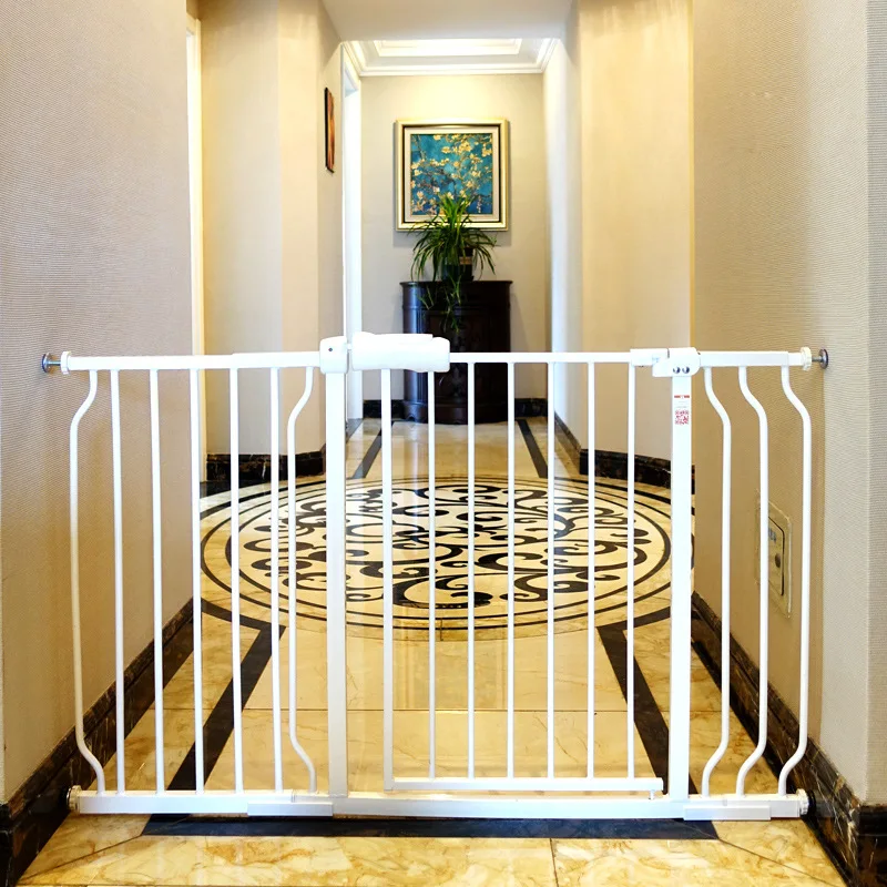 Factory Direct Sale Baby Safety Door Adjustable Pet Child Gate Baby Fence Gate Pet Guardrail Safety Stairs Door
