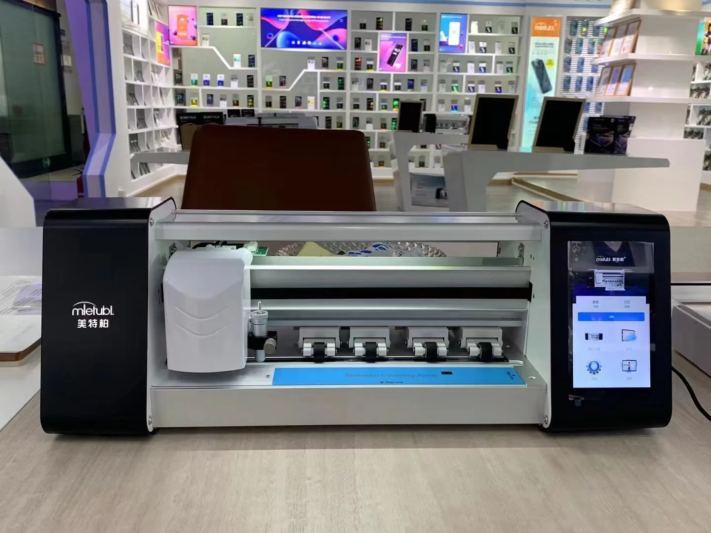 Business Trend Unlocked System Nano Hydrogel TPU Plotter For Cutting Mobile Skin Machine