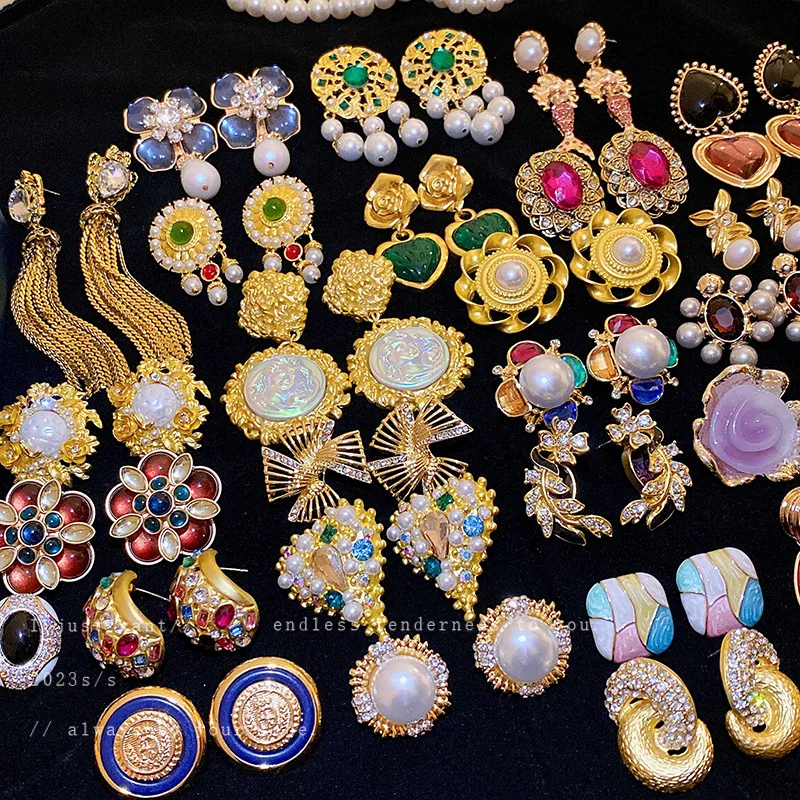 New Jewelry Designer Yiwu Wholesale Pendant Fashion Stud Earrings Brass 18K Gold Plated Jewelry Earrings Lady Accessories