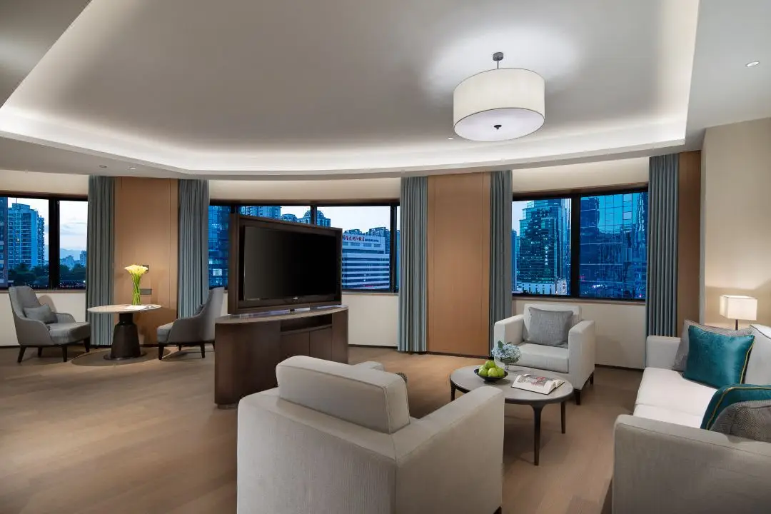 Shiyi Wholesale Modern Holiday Inn Express Hotel Bedroom Furniture Hotel Customized Bedroom Set