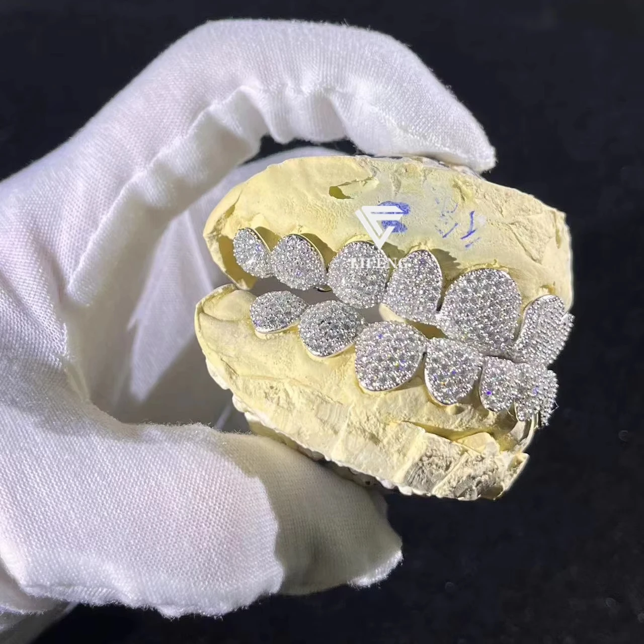 Deep Perm Cut Grillz Custom VVS Moissanite Hip Hop Grillz 16/20 teeth 14K 18K White Gold Diamond Iced Out Grillz Jewelry