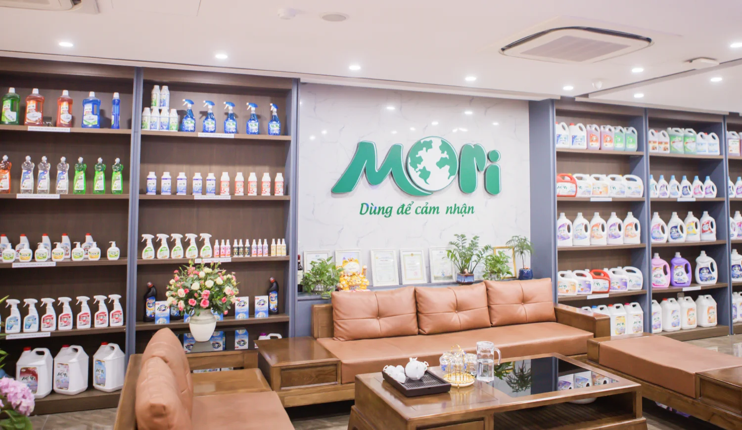 TOP QUALITY MORI WHITE MOLD REMOVER 500ML Use for removing mold from white fabrics export from Vietnam