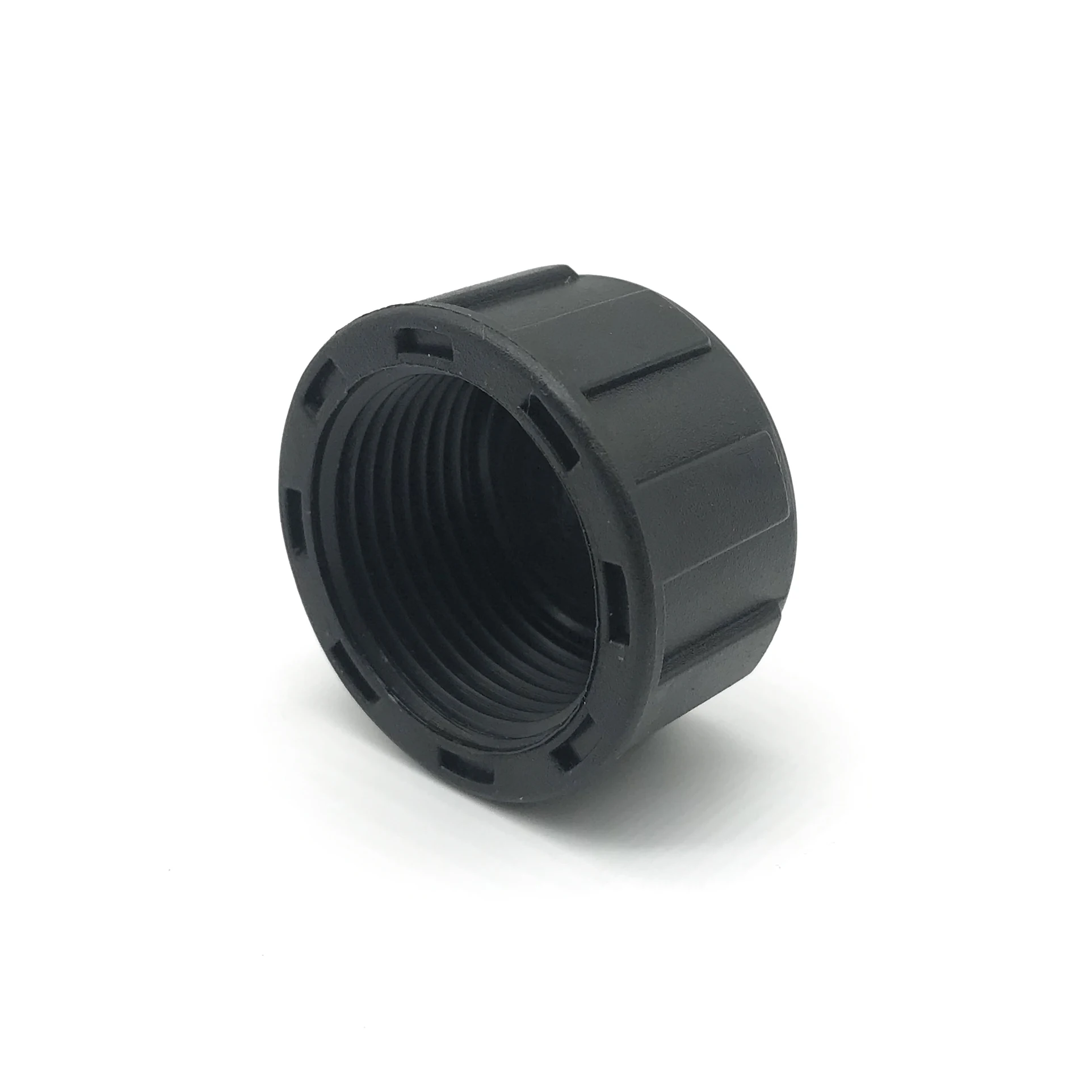 China Factory Price 1/2'-3' Plastic Black  Female Thread End Plug For Pipe Fittings