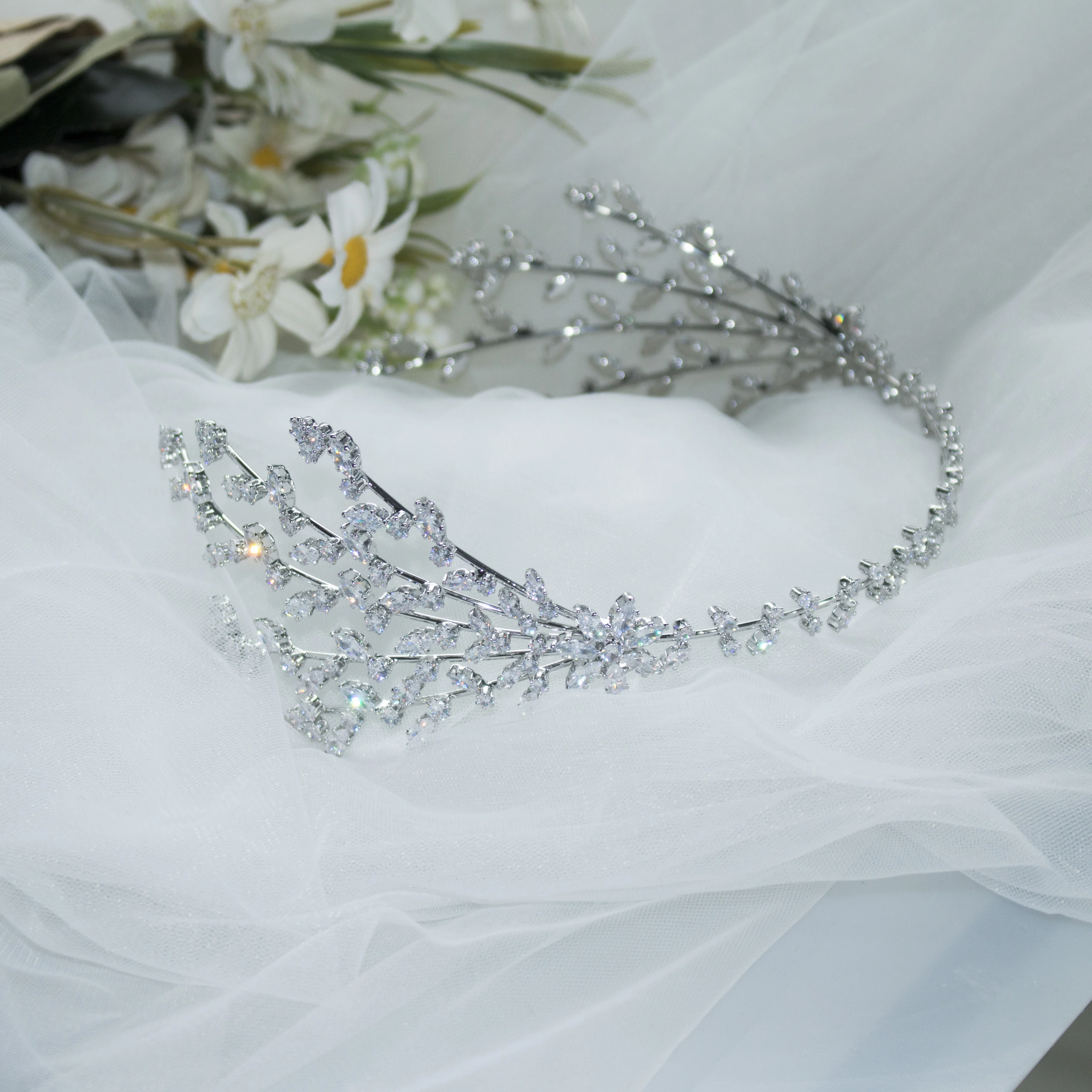 Hot Sale European Elegant CZ Beauty Pageant Tiaras Popular Cubic Zirconia Wedding Headpiece