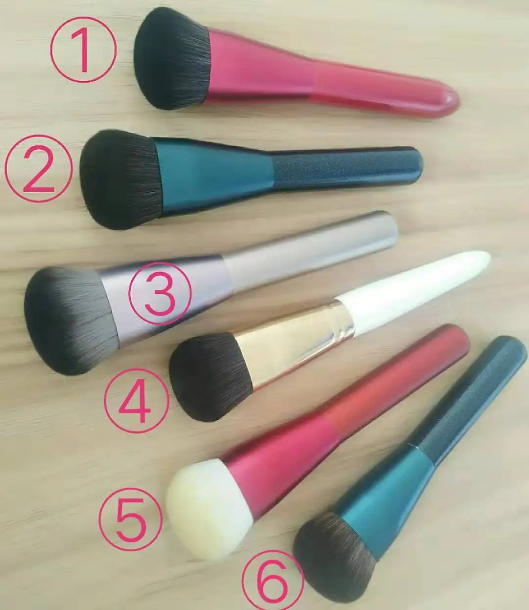 Multi-Foundation makeup brush round top single cosmetic traceess brush Ideal for creamy powdery or liquid foundation
