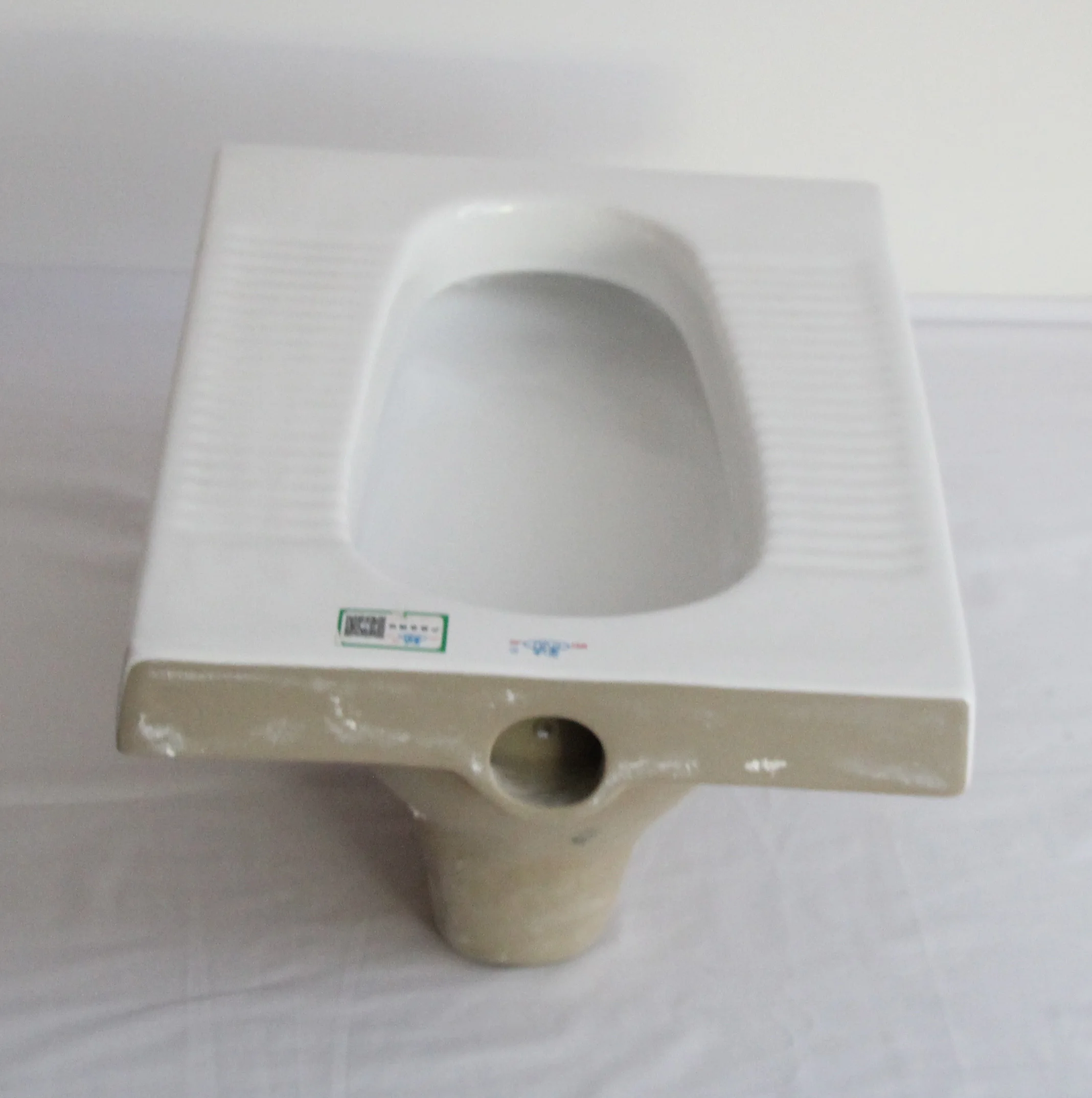 Easy Clean Install Factory Price Ceramic Bathroom Squatting WC Pan Saving